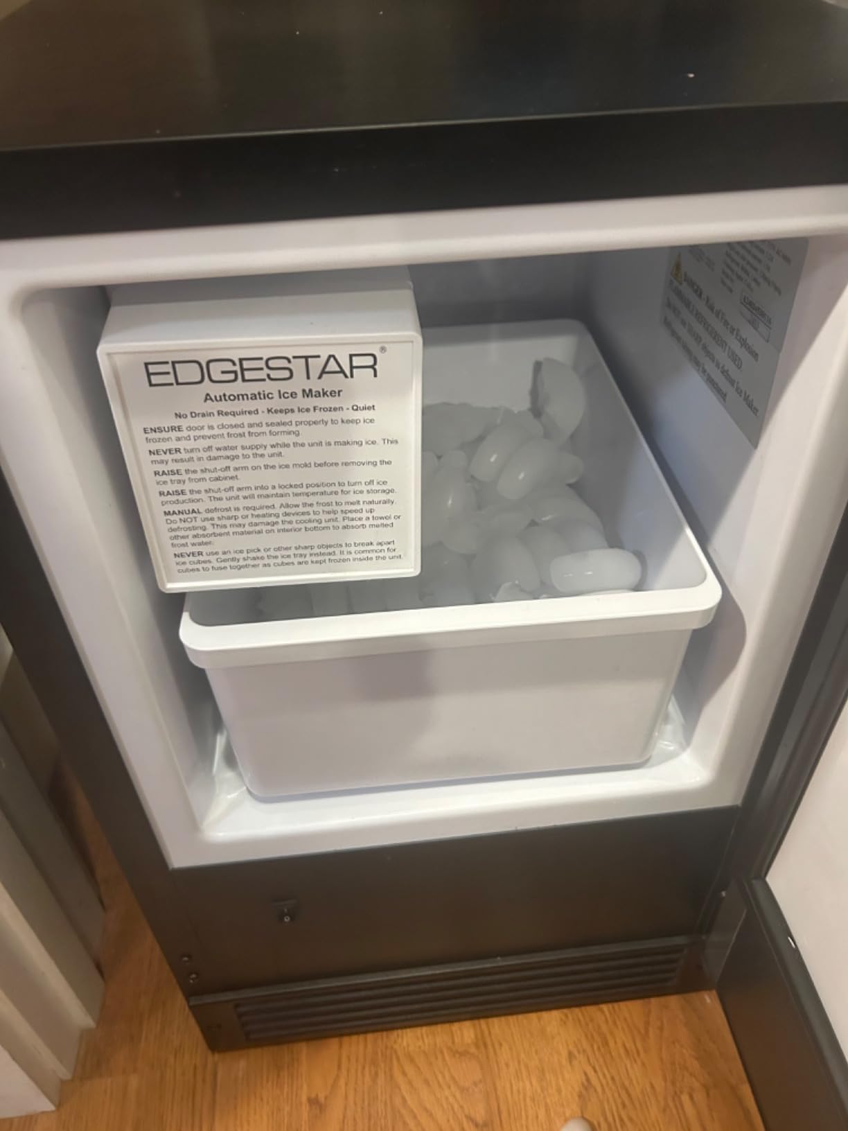 EdgeStar 15 Inch 15 Lb/Day Built-In Ice Maker 12 Lb Bin - No Drain Required customer photo 1