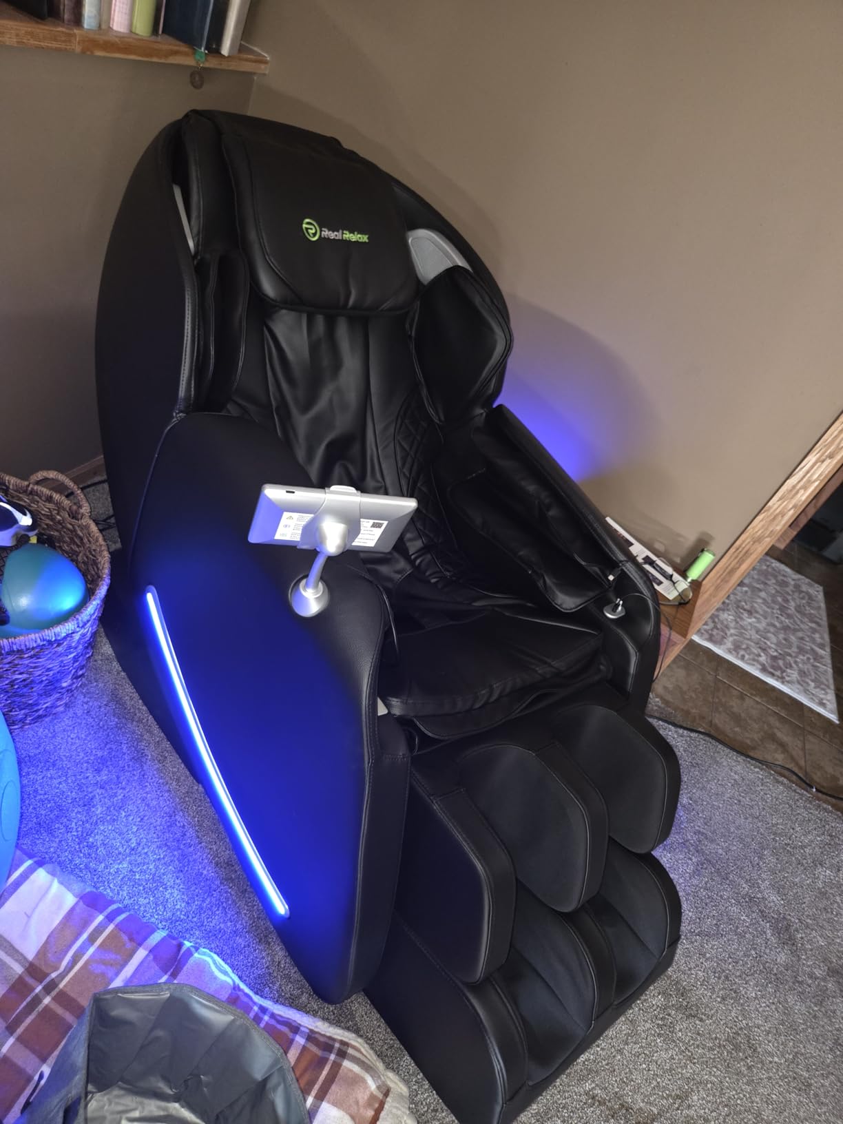 Real Relax Massage Chair Full Body with Unique Phone Controller, Zero Gravity 3D SL-Track Recliner with APP Control, Child Lock,Pause Button, Favor-06, Black customer photo 2