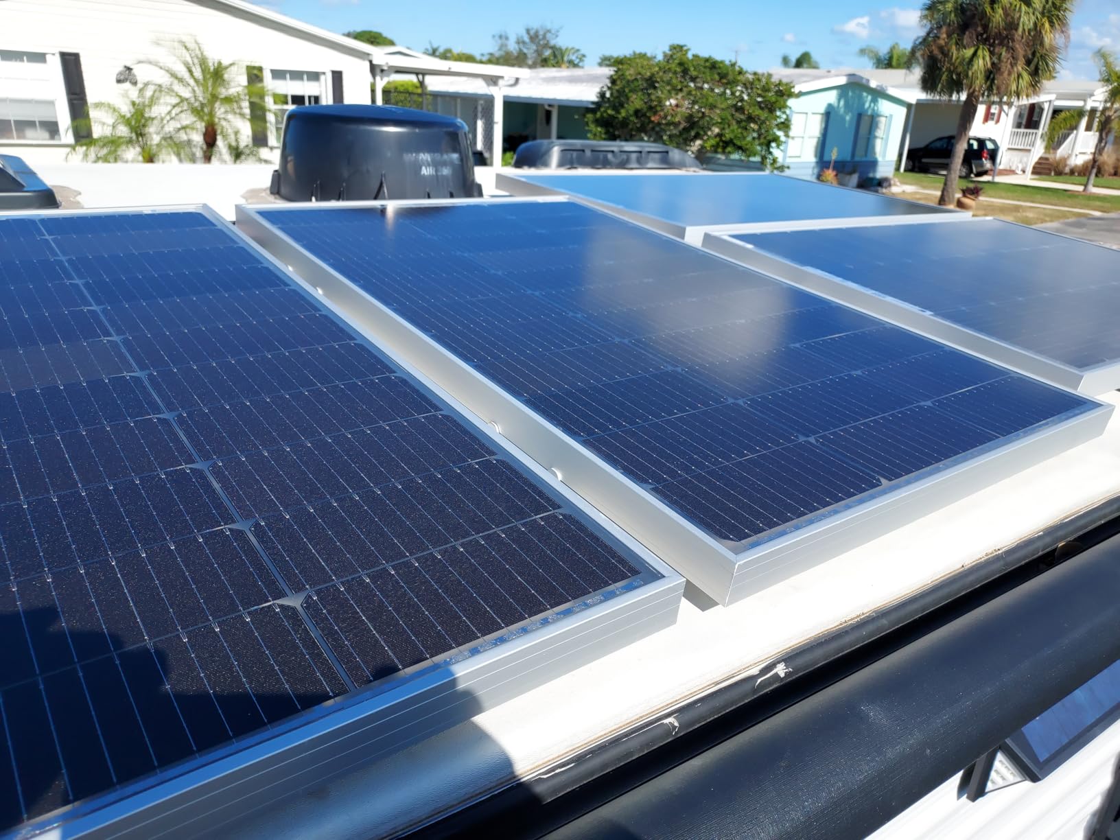 ECO-WORTHY 400W Solar Panels N-Type 4pcs 100 Watt 18V Monocrystalline customer photo 1