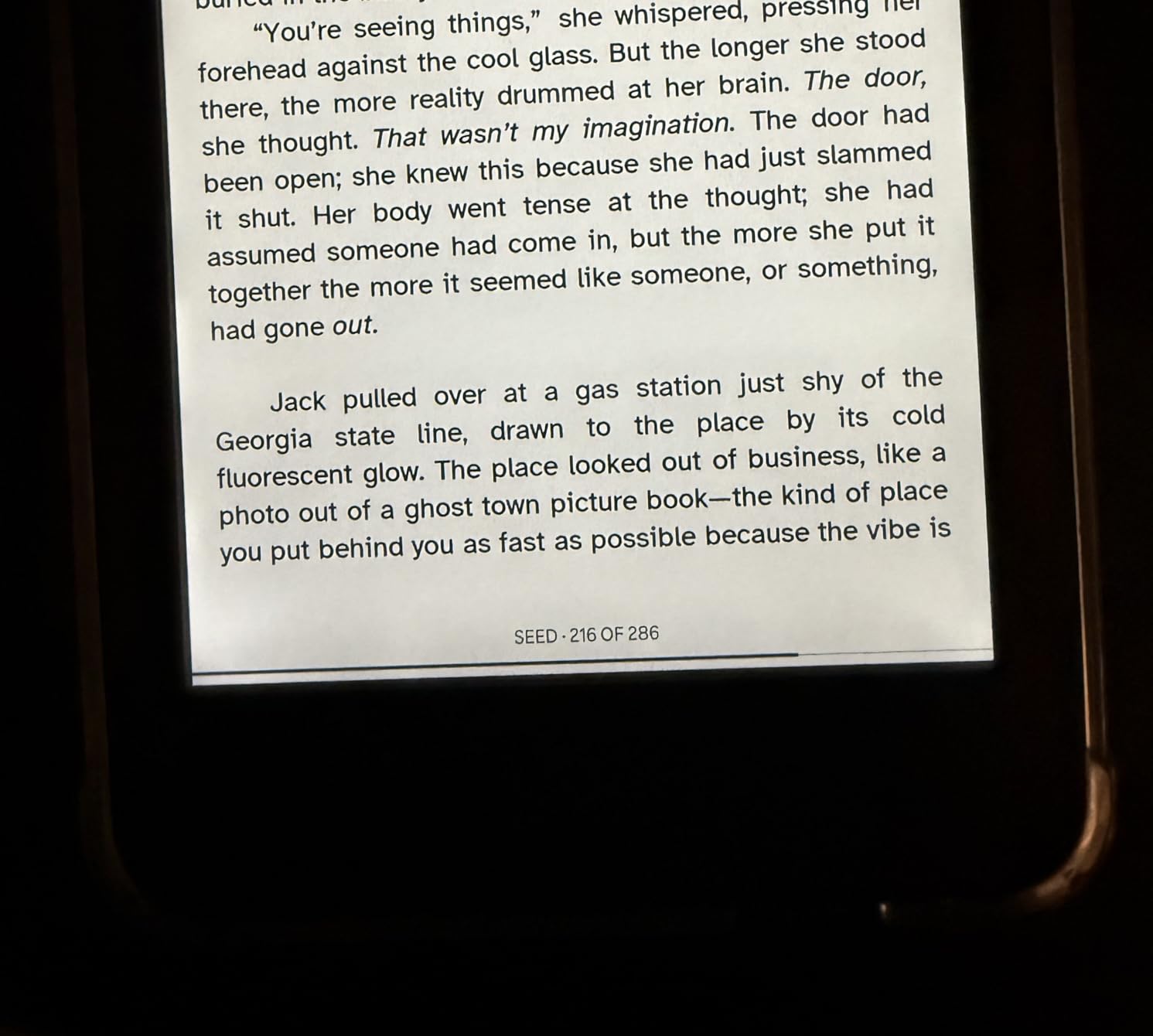 Kobo Clara BW eReader, 6” Touchscreen, Waterproof, 16GB, Black customer photo 1