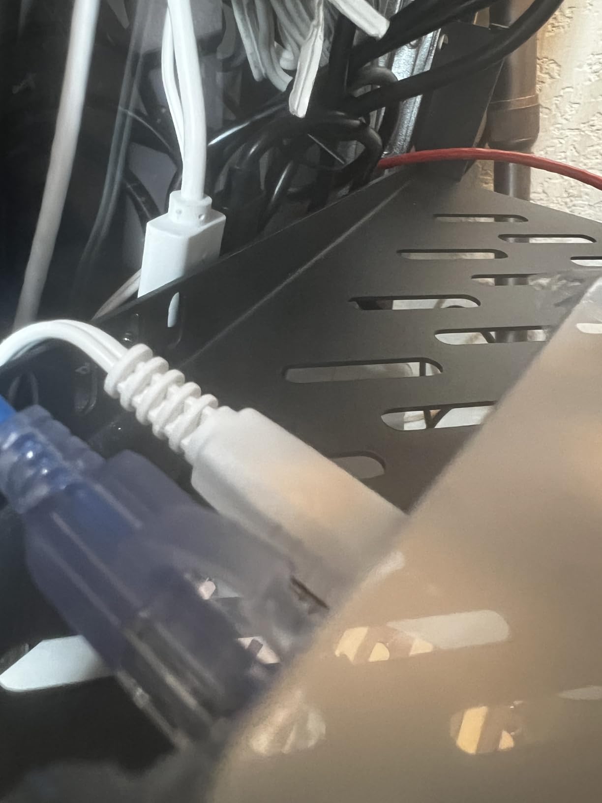 Anker Power Strip, 900J Surge Protector, 35W Max customer photo 2