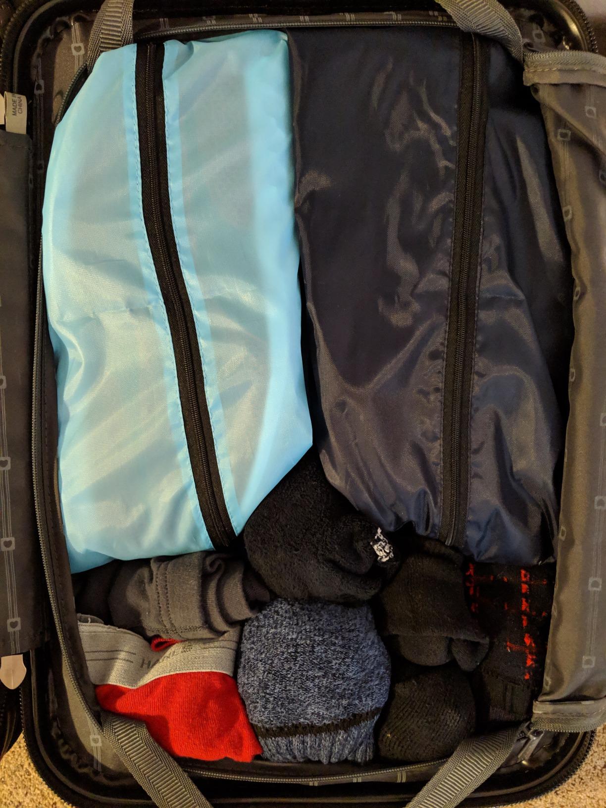 DELSEY PARIS Helium Aero Hardside Expandable Luggage with Spinner Wheels, Titanium, 2-Piece Set (21/28) customer photo 2