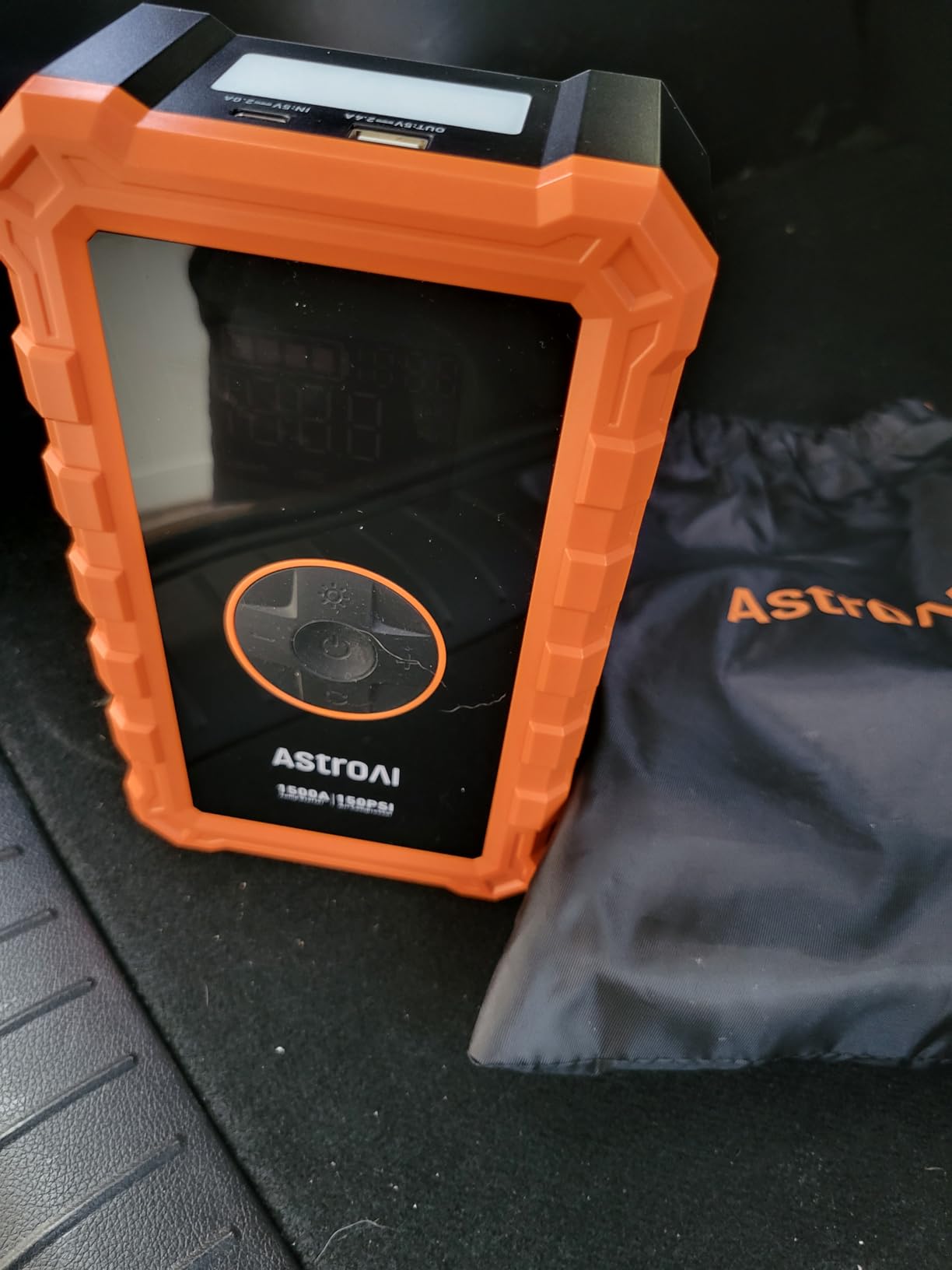 AstroAI S8 Air 3000A Jump Starter with Air Compressor, 12V Jump Box customer photo 1