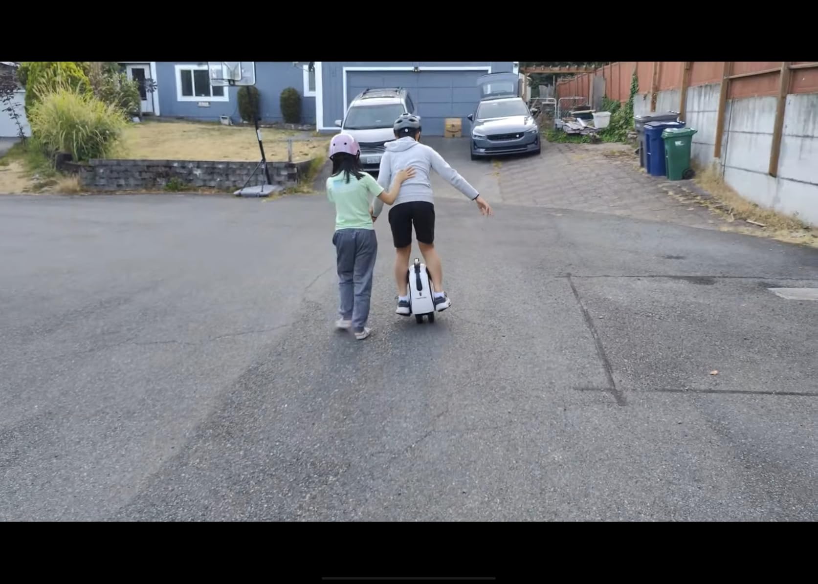 INMOTION E20 Electric Unicycle with Dual Tires for Easier Self-Balancing customer photo 2