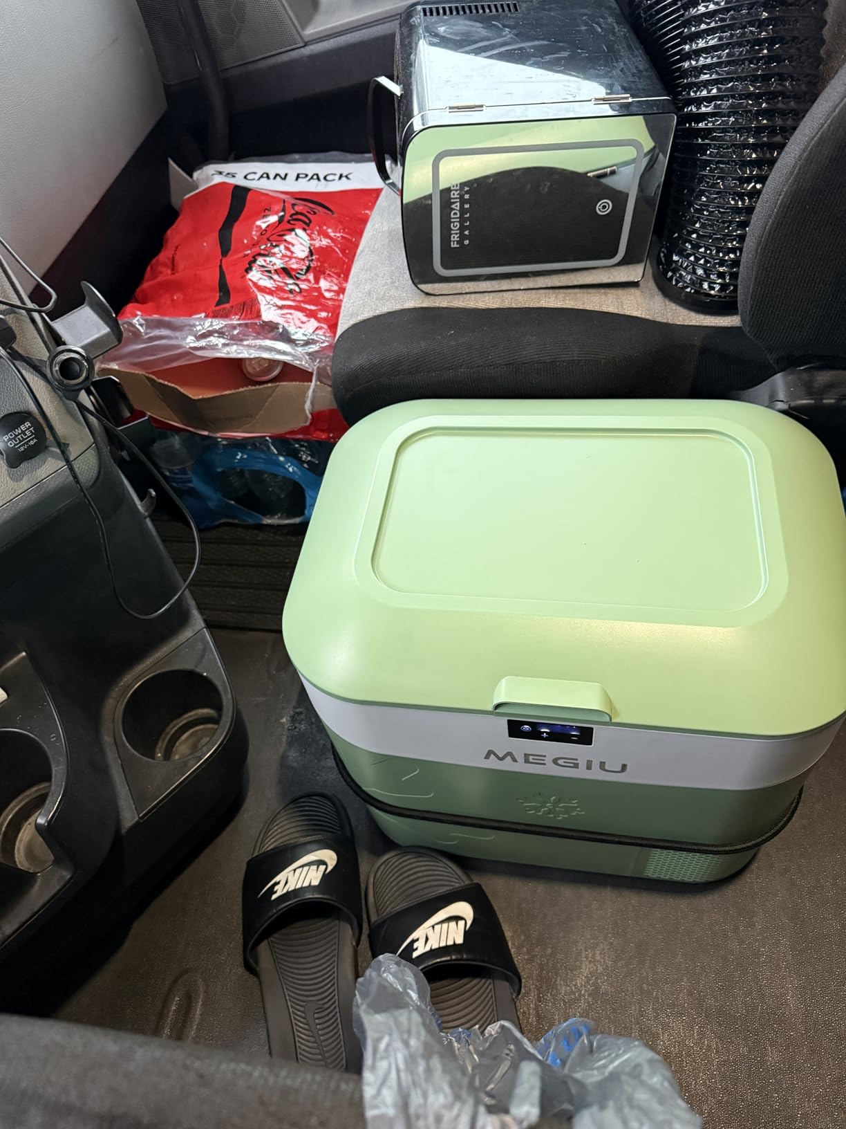 Megiu Car Refrigerator 23 Quart, Portable 12V Freezer for Camping Road Trip customer photo 2