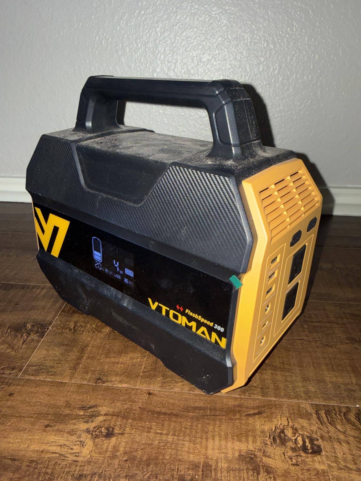 VTOMAN FlashSpeed 300 Portable Power Station, 300W 230Wh LiFePO4 Battery customer photo 1