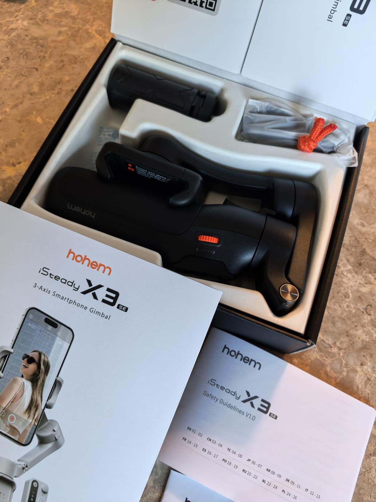hohem iSteady X3 SE 3-Axis Gimbal Stabilizer for iPhone & Android, Black customer photo 2
