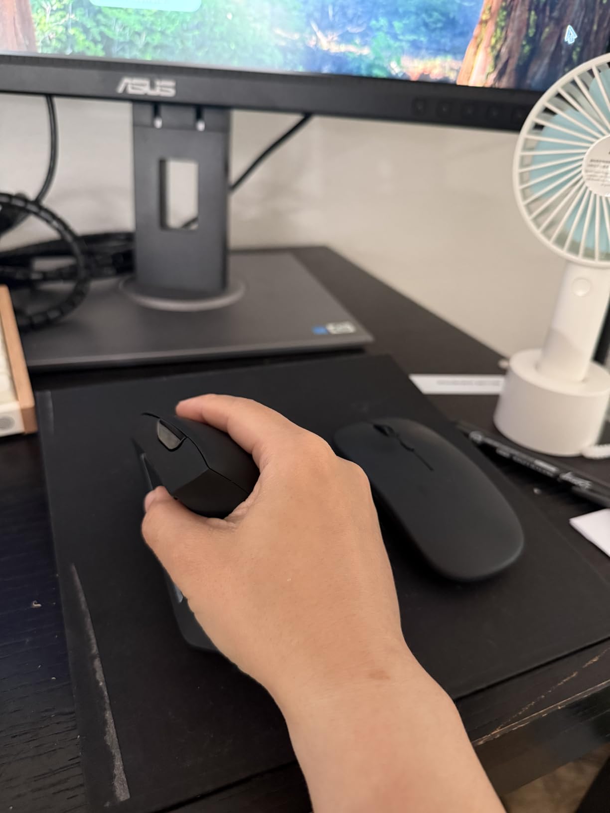 TECKNET Ergonomic Mouse, 4800 DPI Wireless Bluetooth Vertical, 3-Device customer photo 1