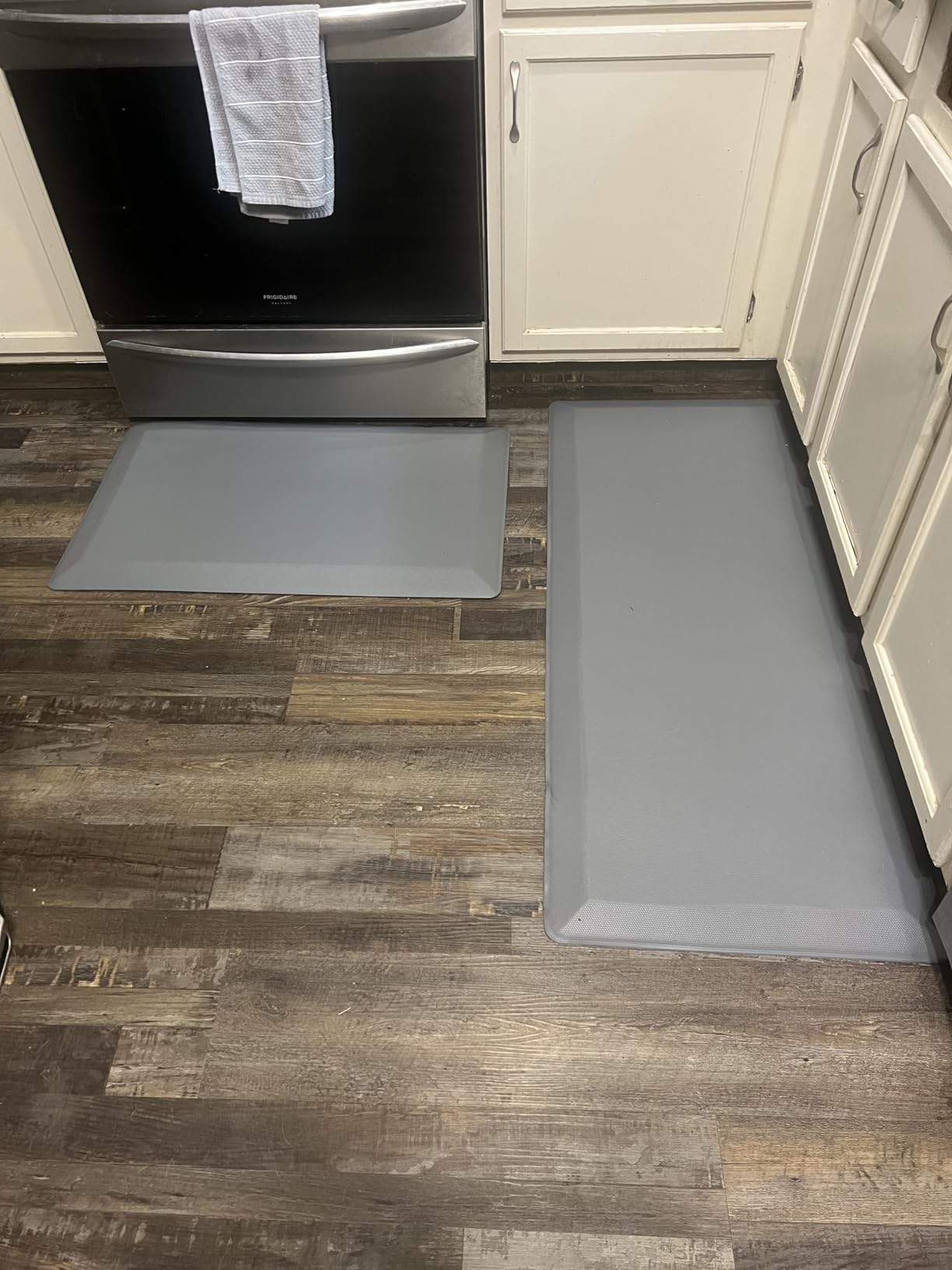 Tyrot Extra Thick Anti Fatigue Mat for Kitchen Floor, 20x32, Black customer photo 1