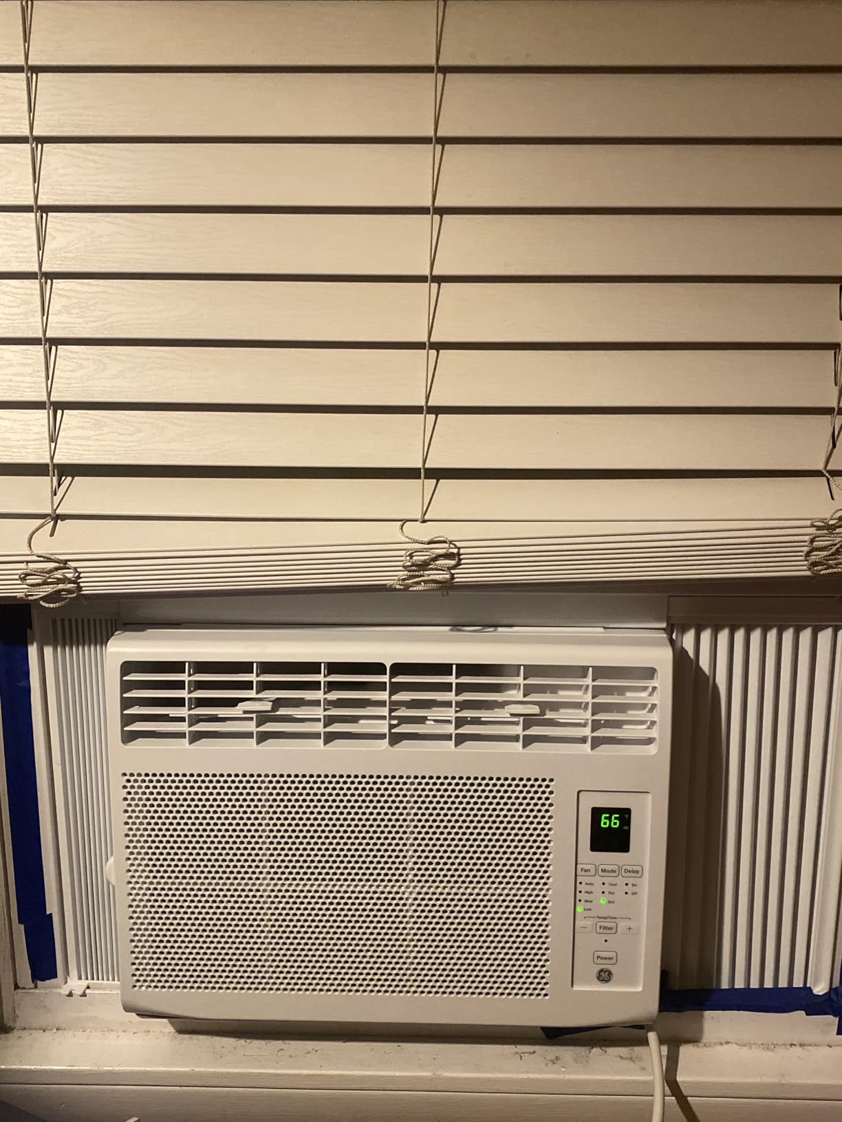GE 6,000 BTU Electronic Window Air Conditioner, Cools Rooms up to 250 sq ft, Digital Controls with Remote, Energy Saver Mode, 24Hr Timer, Easy Install Kit Included, White customer photo 2