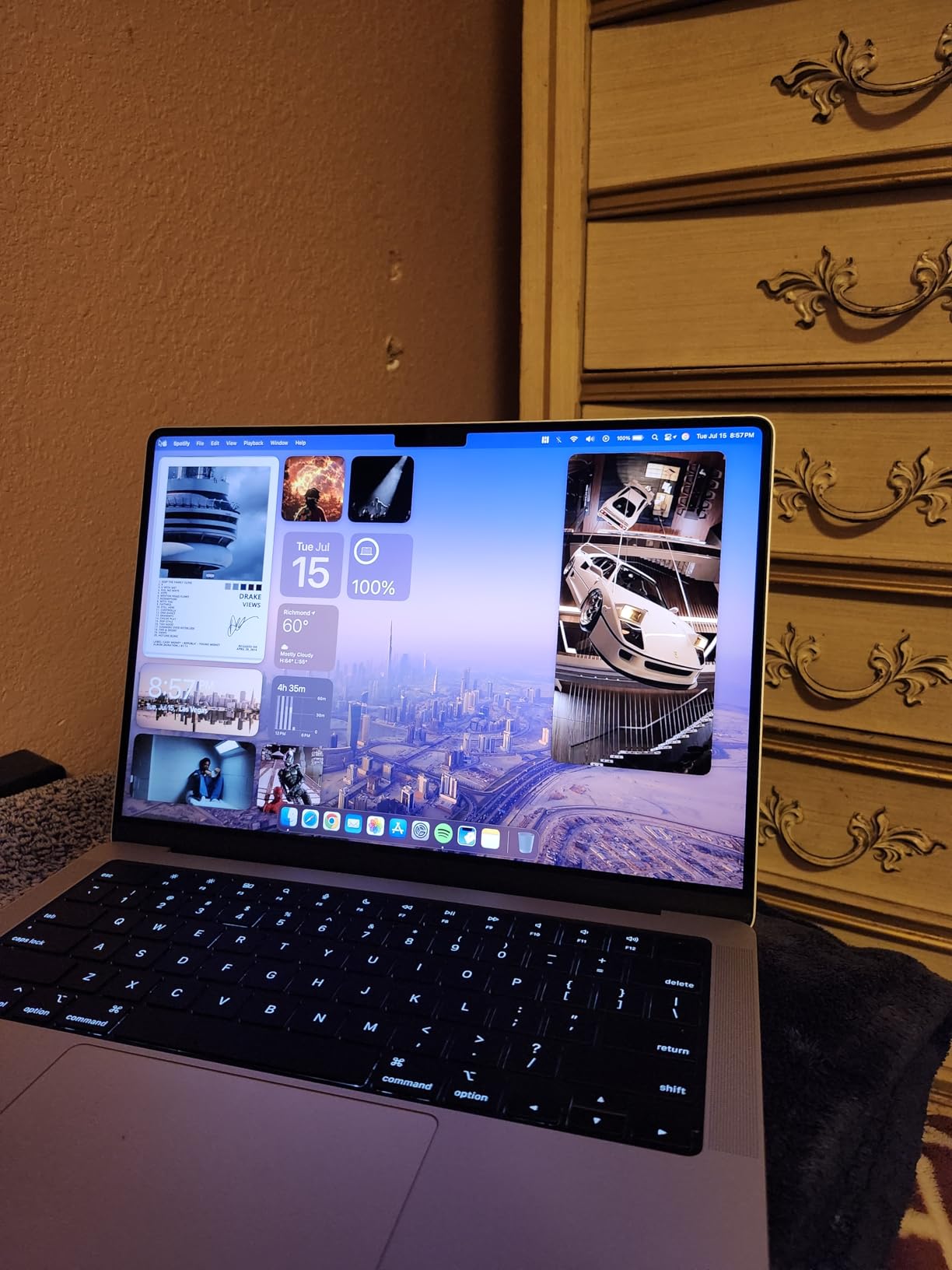 Apple 2024 MacBook Pro Laptop with M4 Pro, 12‑core CPU, 16‑core GPU: Built for Apple Intelligence 14.2-inch Liquid Retina XDR Display, 24GB Unified Memory, 512GB SSD Storage; Space Black customer photo 2