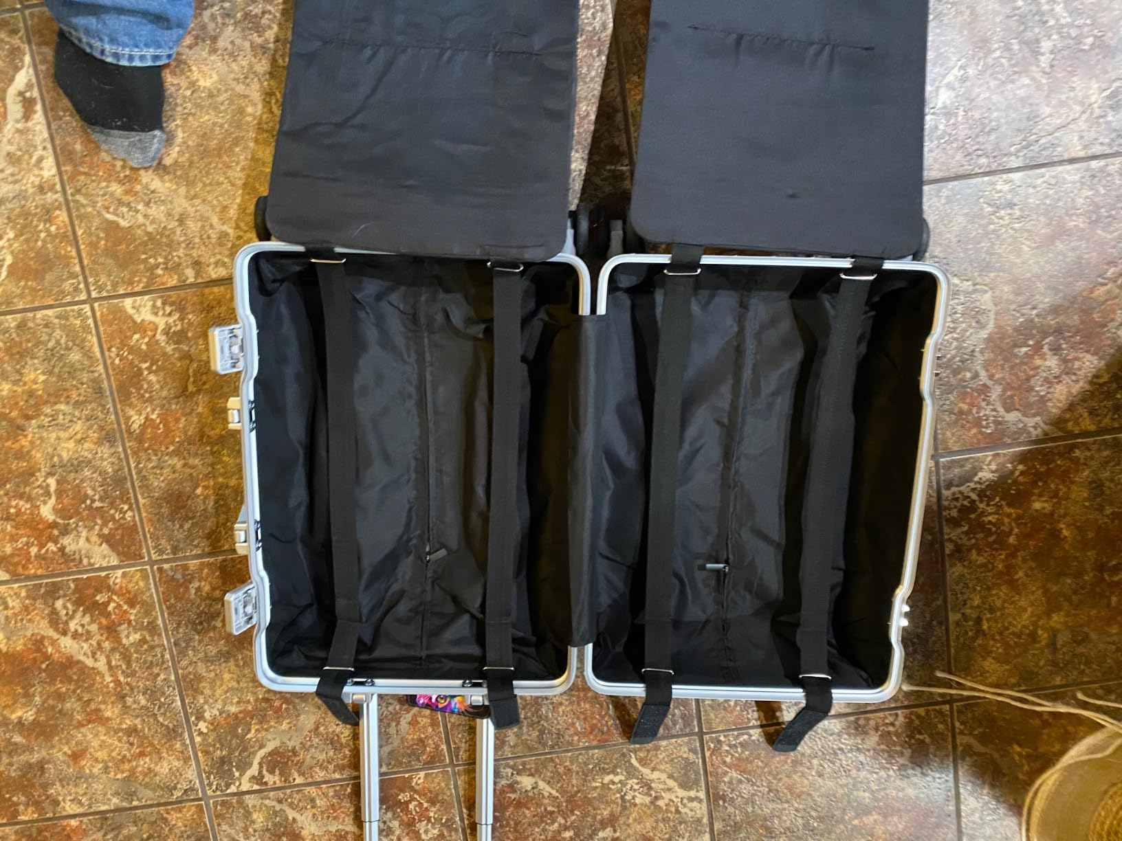 VentureVault All Aluminum 20 Inch Carry On Luggage With Wheels, Silver customer photo 1