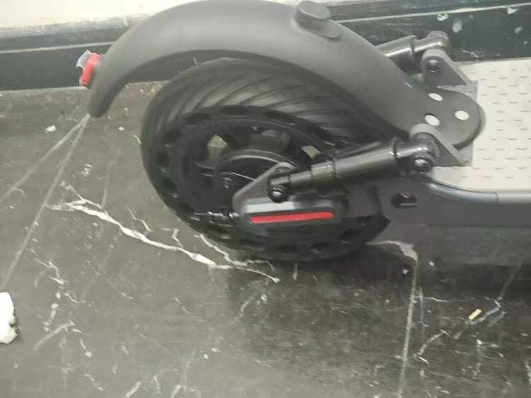 Aovowheel Electric Scooter for Adults, Folding E Scooter Commuting Scooters customer photo 1