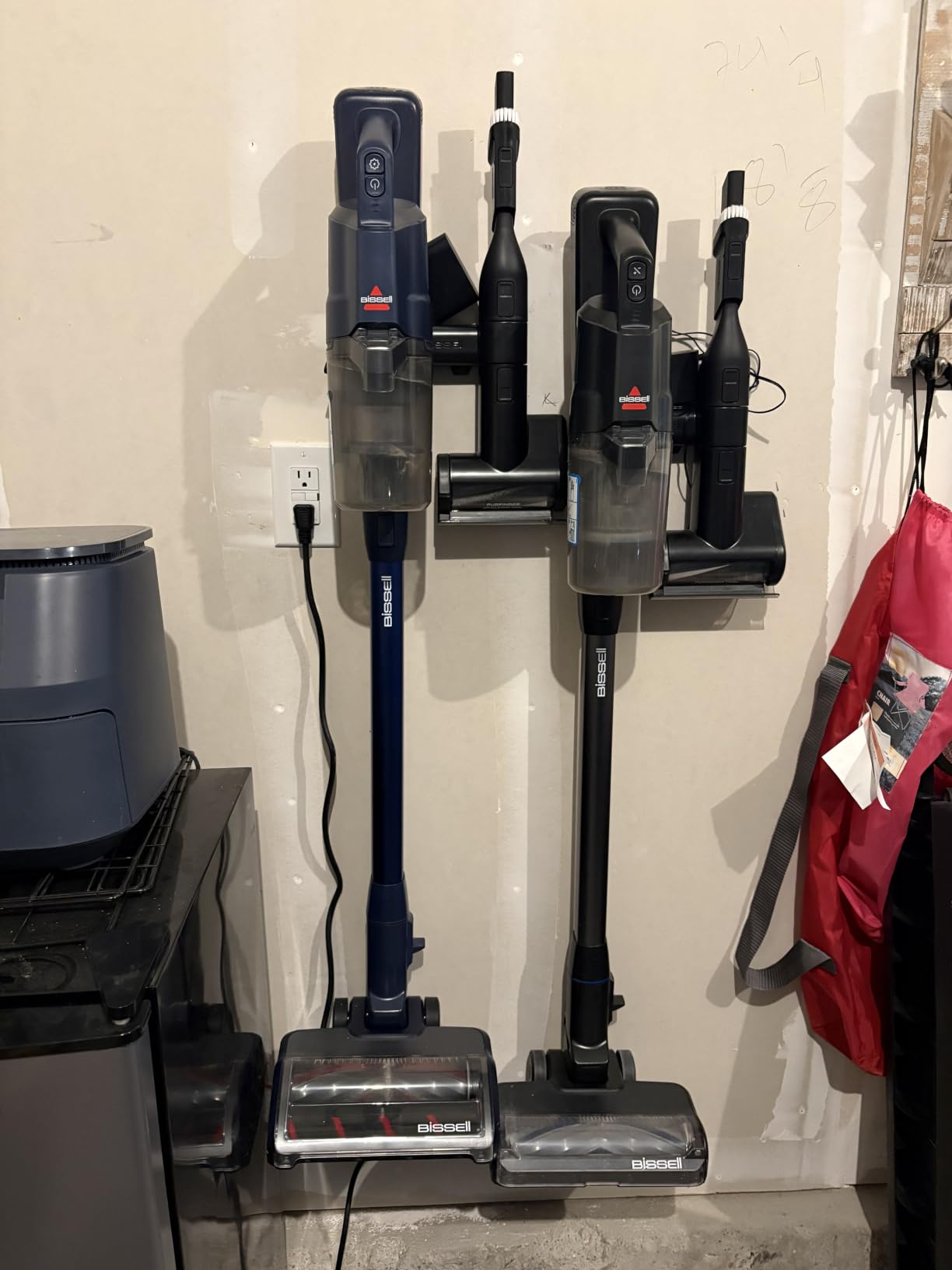 Bissell PowerClean FurGuard 280W Self-Standing Cordless Vacuum, 4039 customer photo 1