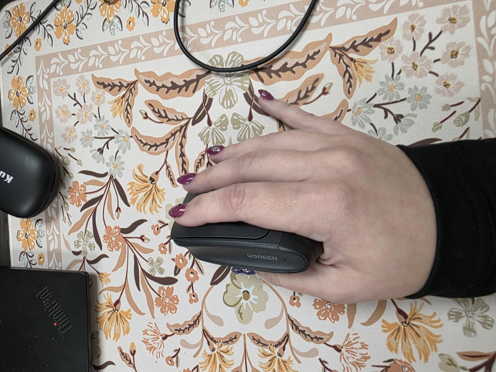 UGREEN Ergonomic Wireless Mouse, Bluetooth & 2.4G Wireless, Quiet Clicks | 1000/1600/2000/4000 DPI, Up to 3 Device Connectivity, 6 Buttons, Multi-system compatibility, for Laptop, Desktop, PC customer photo 2