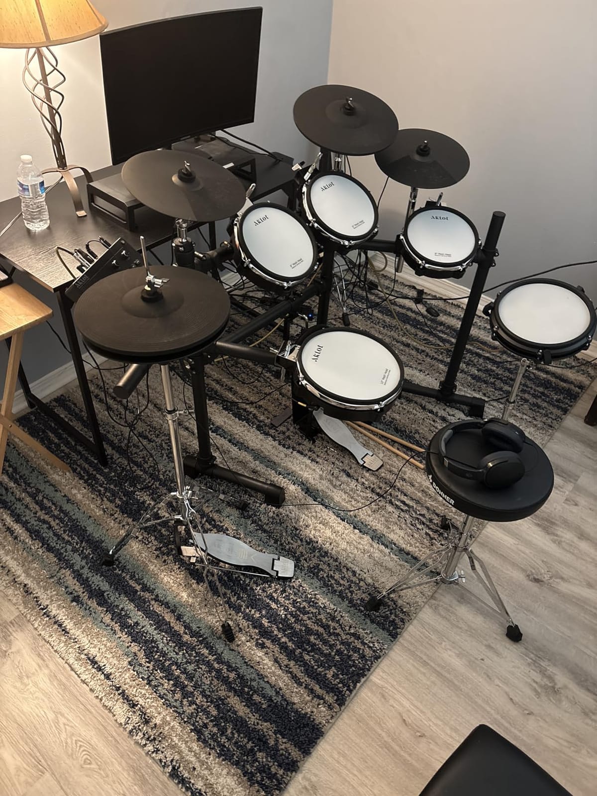 AKLOT Expanded-Size Electric Drum Set: 12'' Two-Piece Standalone Hi-Hat, Independent Kick Drum and 10'' Dual-Zone Snare, 12'' Triple-Zone Ride Cymbal, All Mesh Heads, 460 Sounds, Black customer photo 2