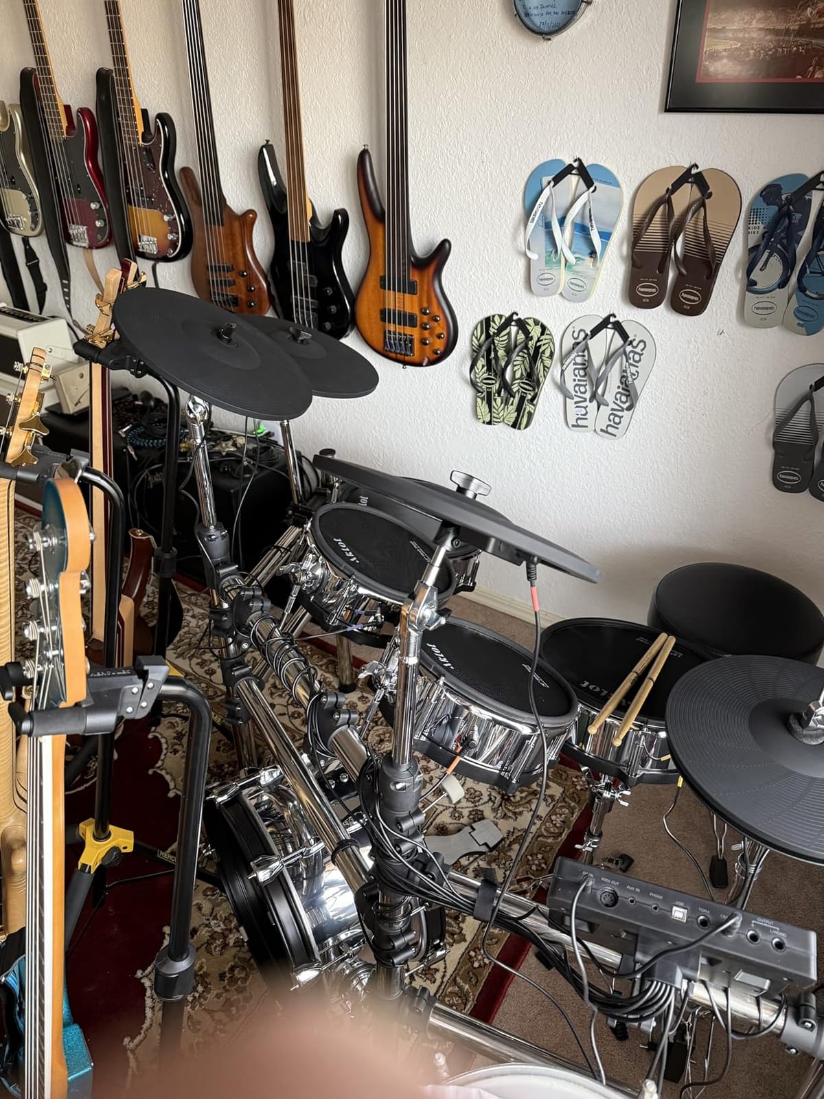 AKLOT Acoustic-Style Electric Drum Set: Independent 16’’ Wooden Bass Drum and 12’’ Snare, Triple-Zone Ride Cymbal, Standalone Hi-Hat, Full Mesh Pads, 460 Sounds, USB MIDI, Throne, Sticks, Black customer photo 2