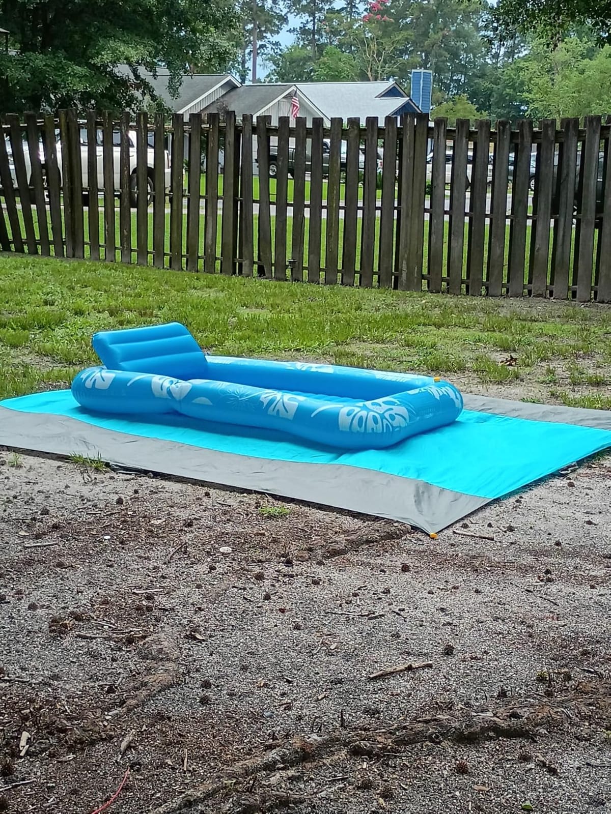 Inflatable Tanning Pool Lounger Float with Sprinkler, 77