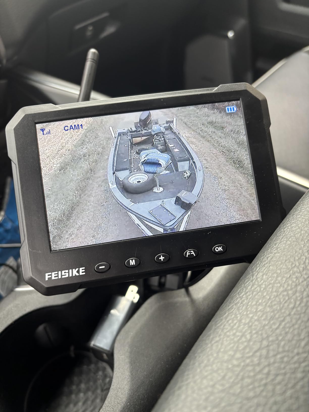 Magnetic Solar Wireless Backup Camerafor Truck, 5 Inch No-Drill Installation RV Backup Camera, 1080P Rear View Camera 150° Wide Angle, 24hrs Battery Life, 2.4GHz Signal, Night Vision, RVs, Trailers customer photo 1