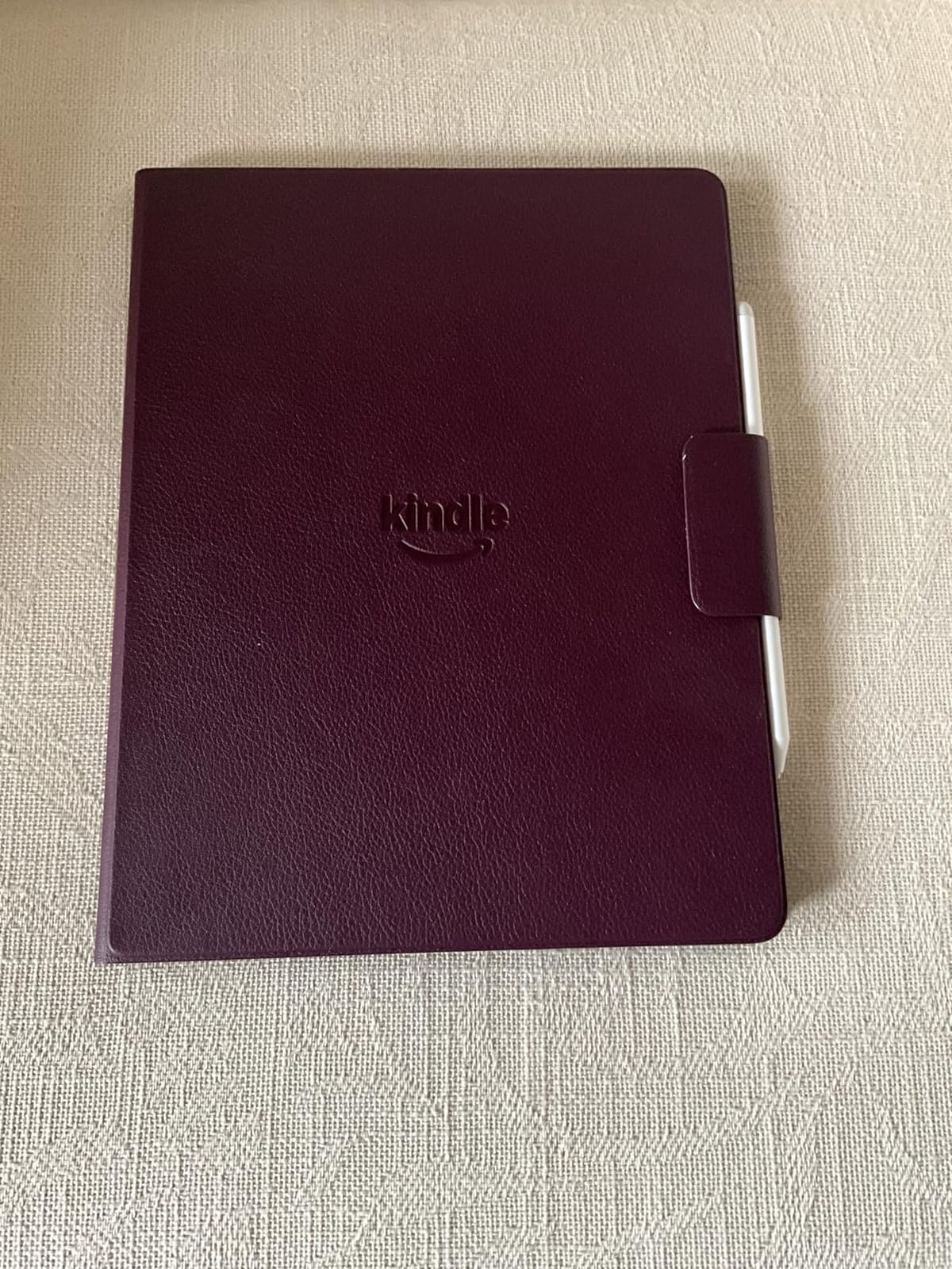 Amazon Kindle Scribe Colorsoft 32GB (newest model) — 11” paper-like color display with front light — One notebook to replace them all — Write in notebooks, docs, and books. Pen included - Graphite customer photo 1