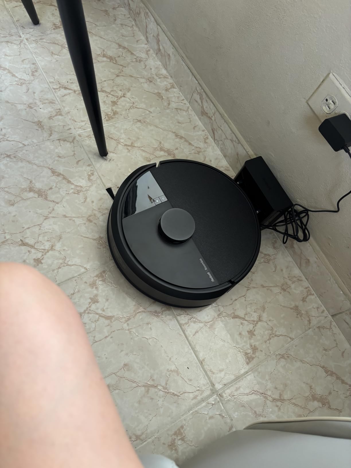 iRobot Roomba 105 Vac Robot Vacuum - Easy to use, Intense Power-Lifting Suction, LiDAR Navigation, Multi-Surface Cleaning, Cleans in Neat Rows, Self-Charging customer photo 1