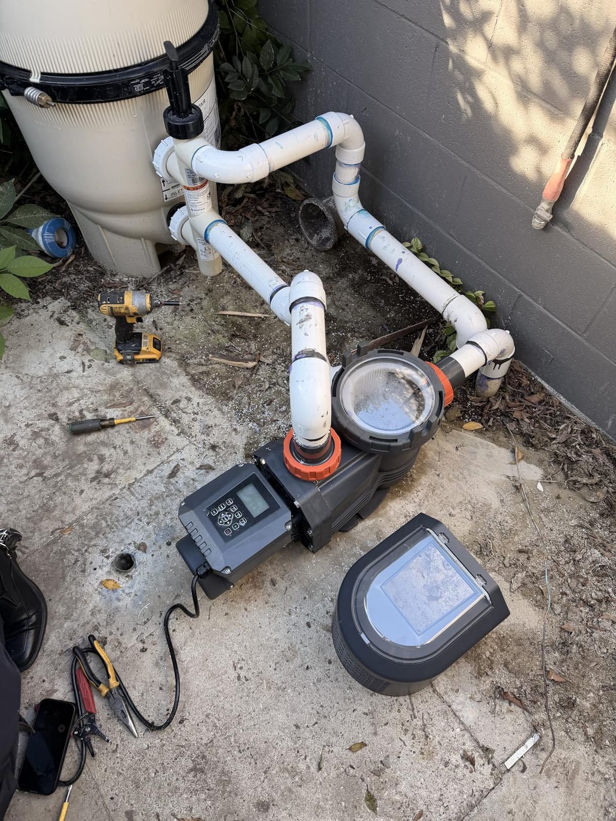 1.8 HP Variable Speed Pool Pump for Above & Inground Pools, Up to 9114 GPH, 220V Inverter Pool Pump with Permanent Magnet Motor, Energy Efficient, Saltwater Compatible customer photo 1