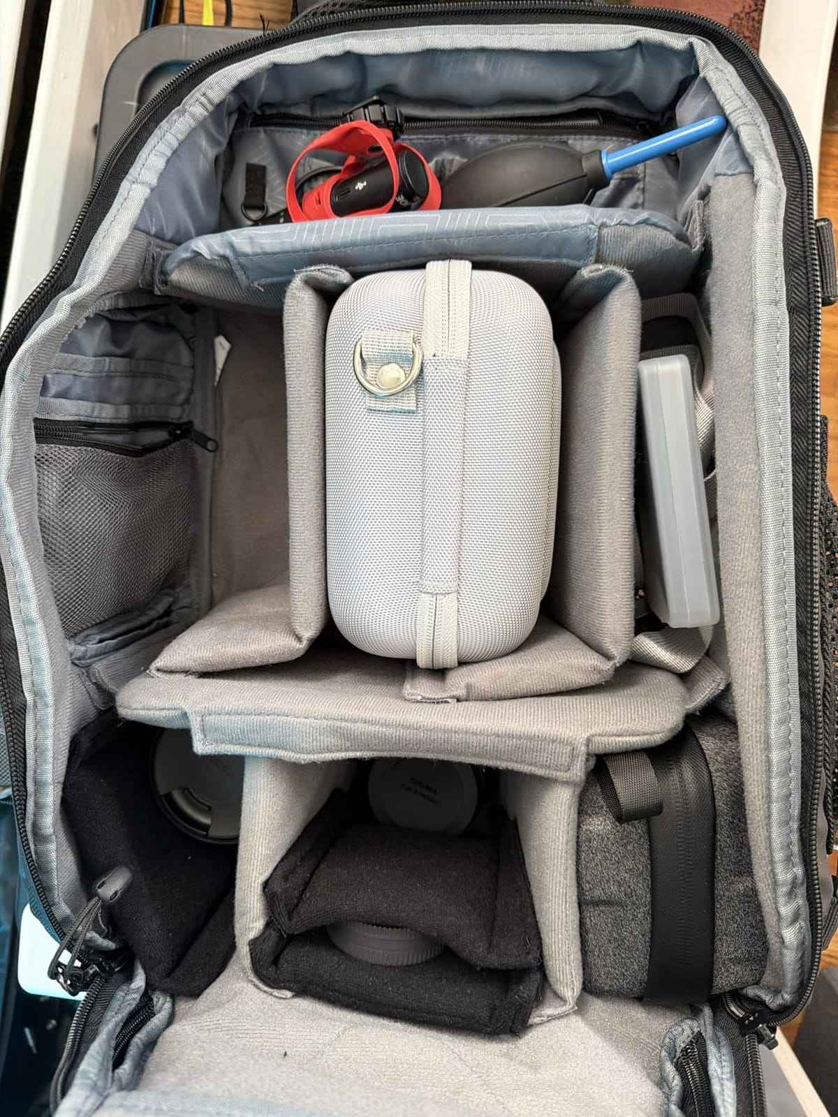 K&F CONCEPT Camera Backpack,25L Large Capacity Camera Bag for Photographers | Raincover, 15.6 Inch Laptop Compartment, Compatible for Canon/Nikon/Sony/DJI Mavic Drone, B10 customer photo 2
