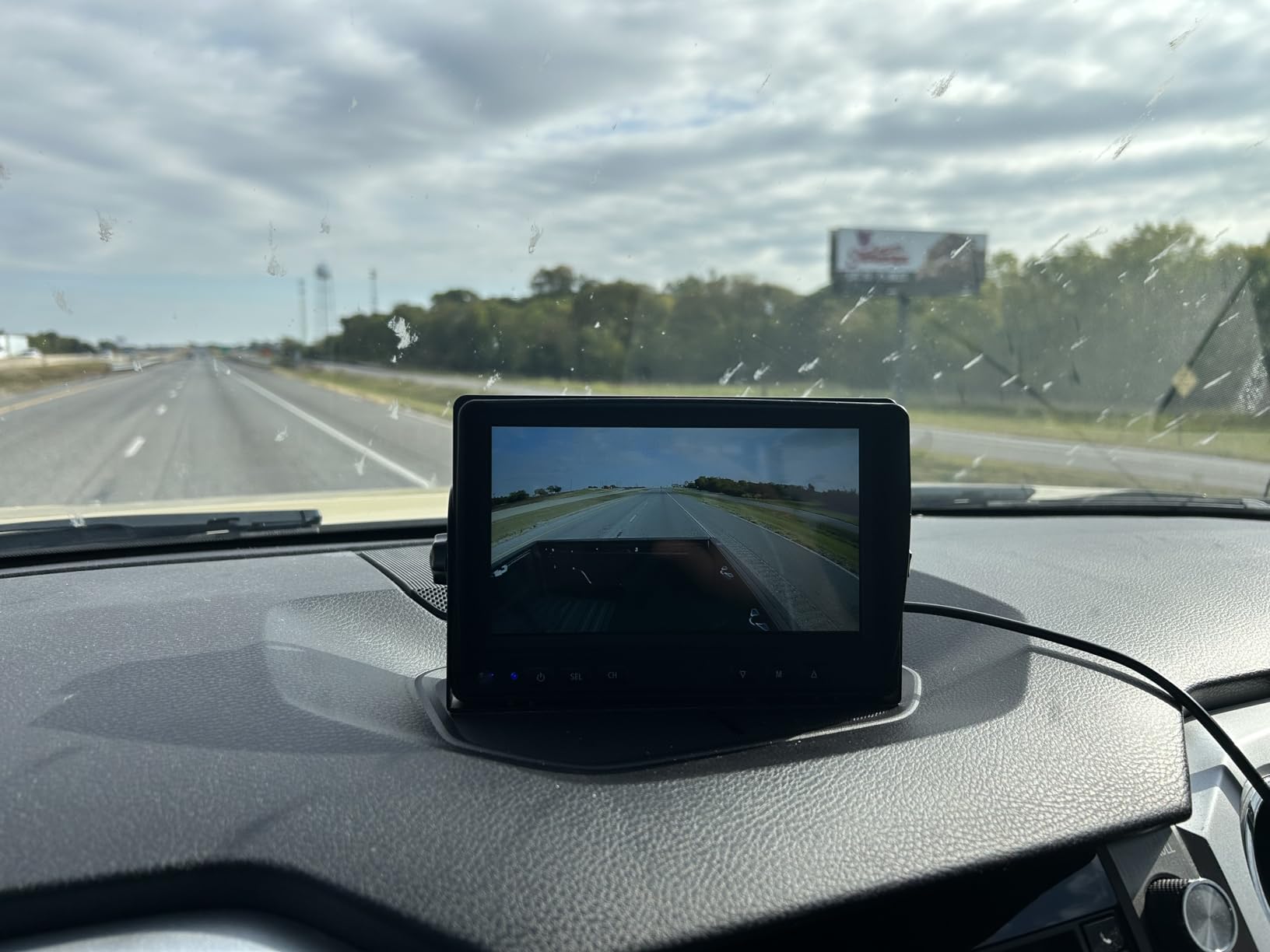 Dual RV Backup Camera for Truck - 7 Inch HD Split Screen Reverse Camera customer photo 1
