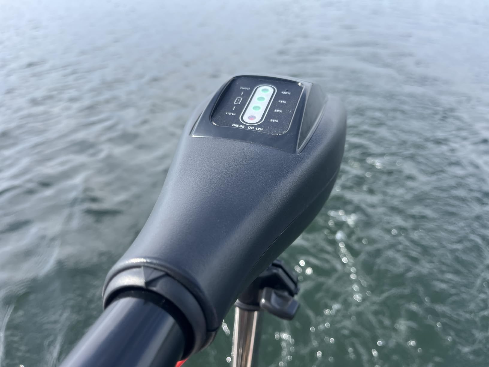 68LB Thrust Trolling Motor 8 Speed Electric Outboard Motor Boat Kayak Motor with 6’’ Adjustable Handle 30'' Shaft Length & LED Indicator Transom Mounted for Kayak, Fishing Boat customer photo 2