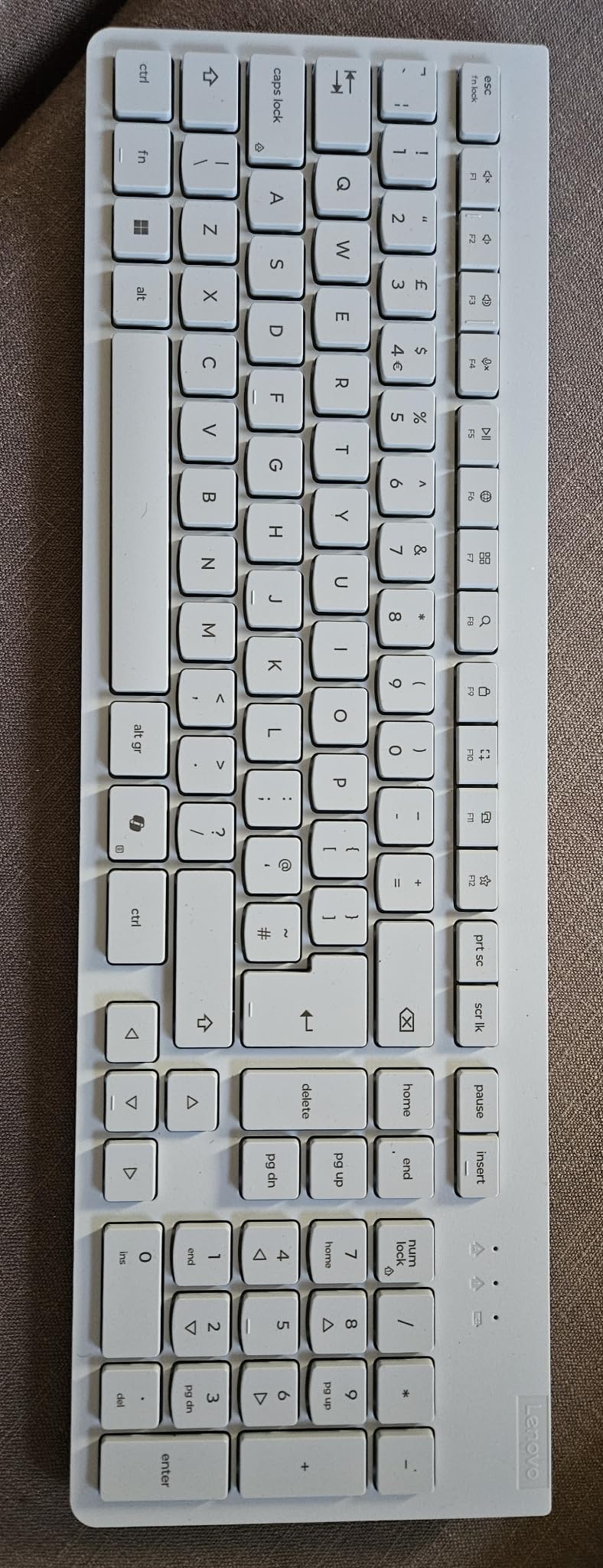 Lenovo 24