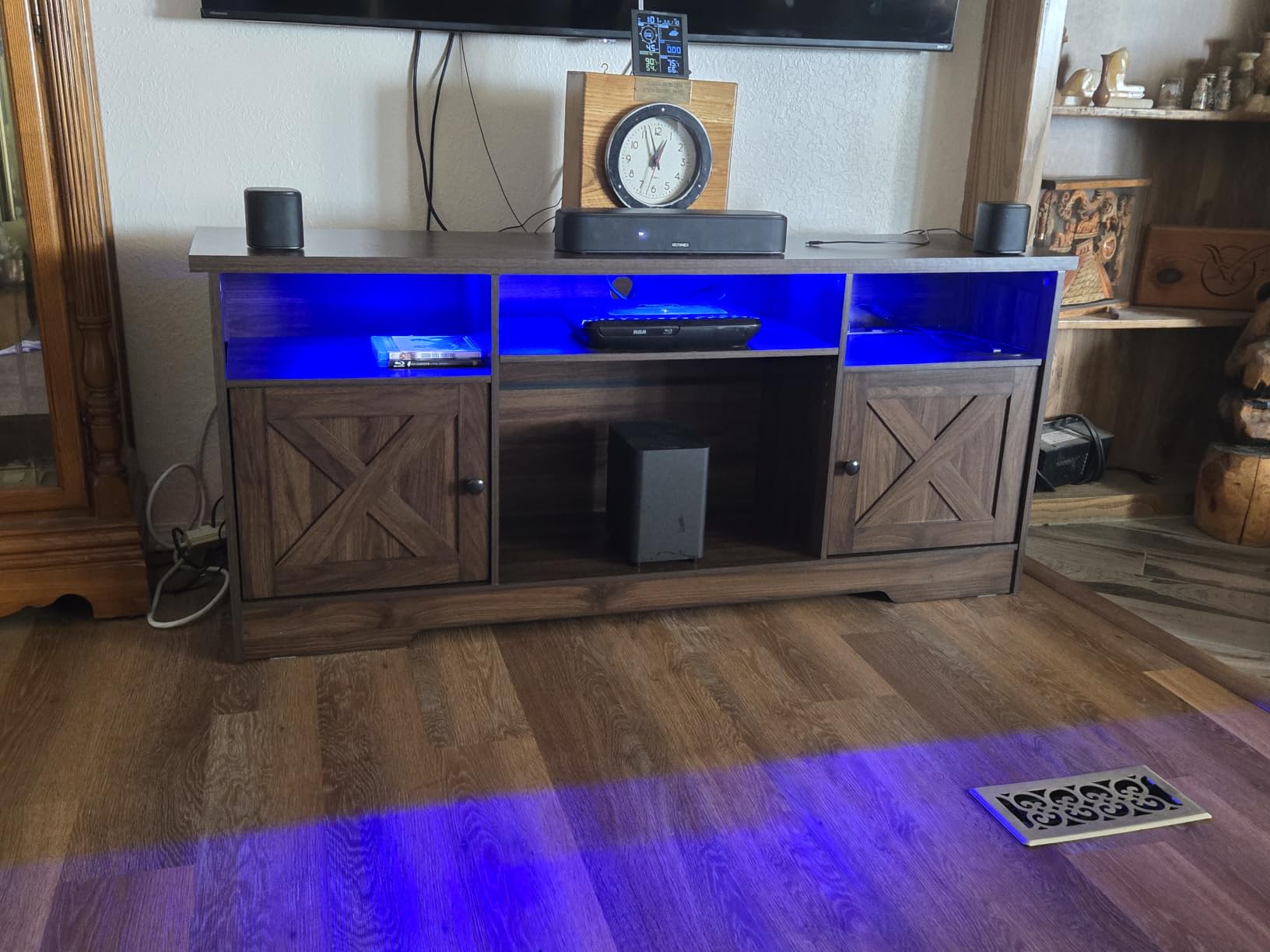 Casaottima TV Stand for 65 Inch TV, Entertainment Center, White customer photo 2