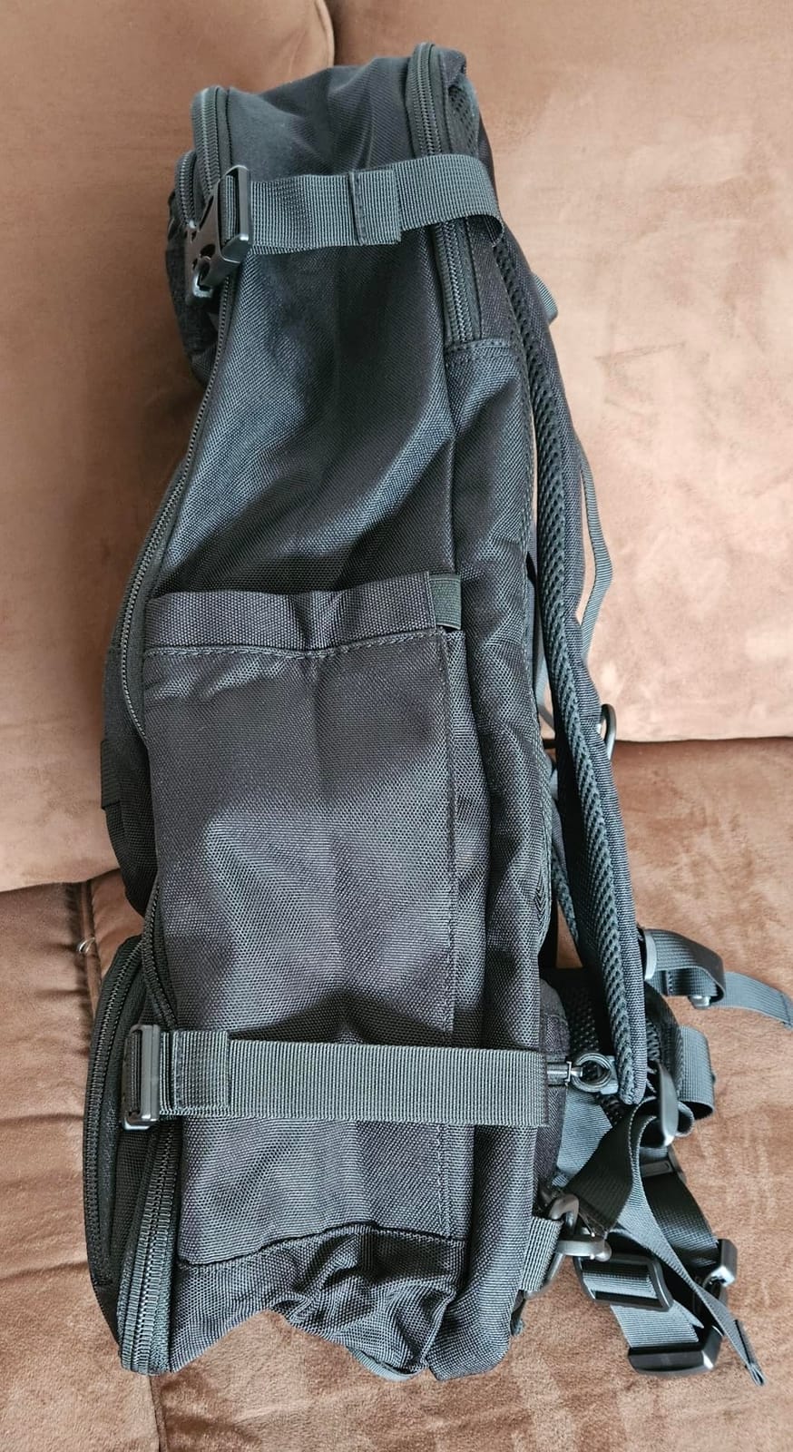 MOZETO Travel Backpack for Men 40L TSA Approved Carry On Backpack with USB Charging Port Durable Water-resistant Convertible Duffle Luggage Bag Large Weekender Bag Daypack Fits 17.3 Inch Laptop customer photo 2