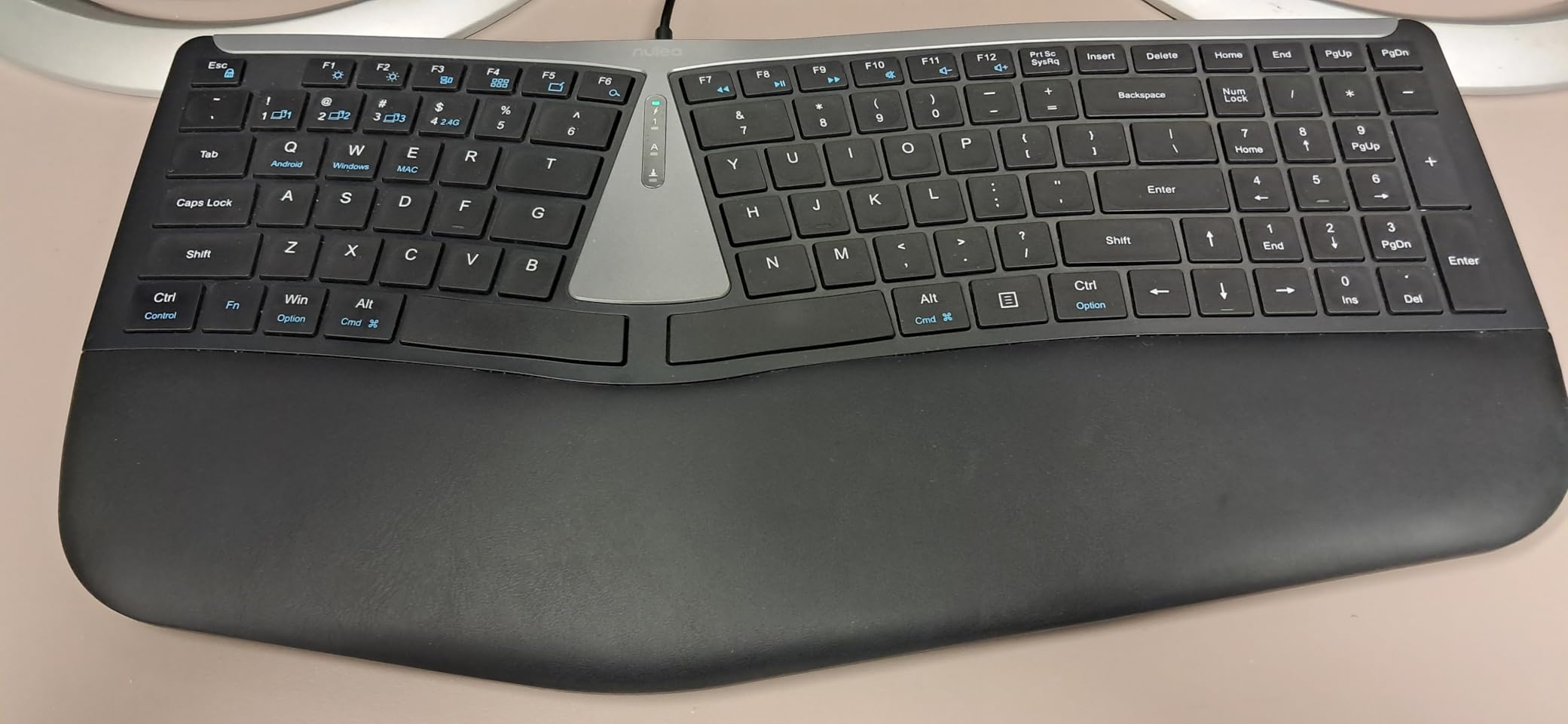 Nulea Ergonomic Split Wireless Keyboard with Cushioned Wrist Rest customer photo 2