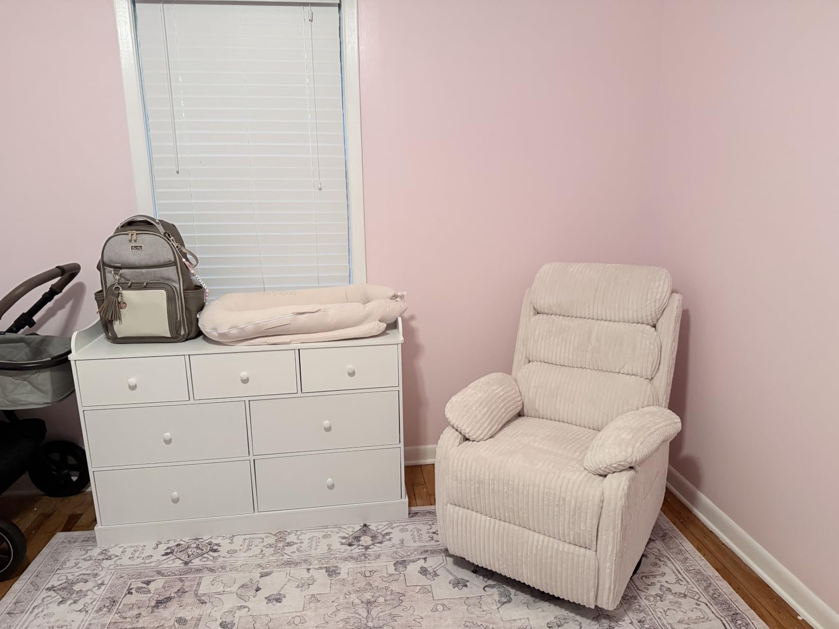 Adult 360° Rocking Recliner Chair,Nursery Rocker Reclining Chair with Side Pocket, a Comfy upholstered Single Sofa Armchair. Suitable for Living Room, Bedroom Nursing use, Velvet Fabric in Beige customer photo 2