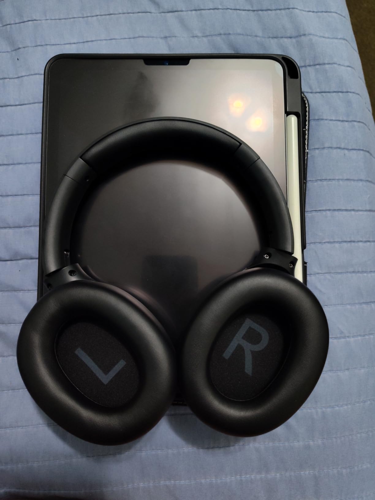 TOZO HT3 Hybrid Noise Cancelling Wireless Headphones, 90H Over Ear Headset customer photo 1