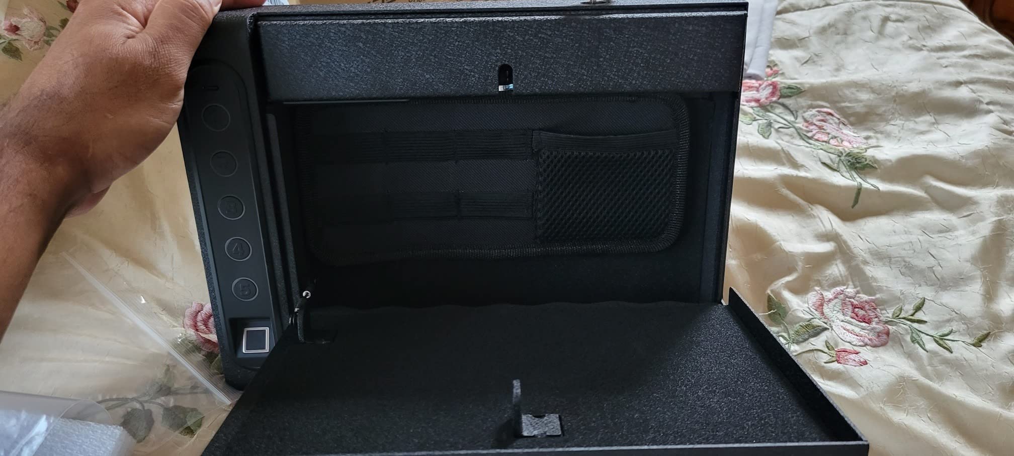 XDeer Biometric Wall Safe with Gas Strut for Quick Access customer photo 2