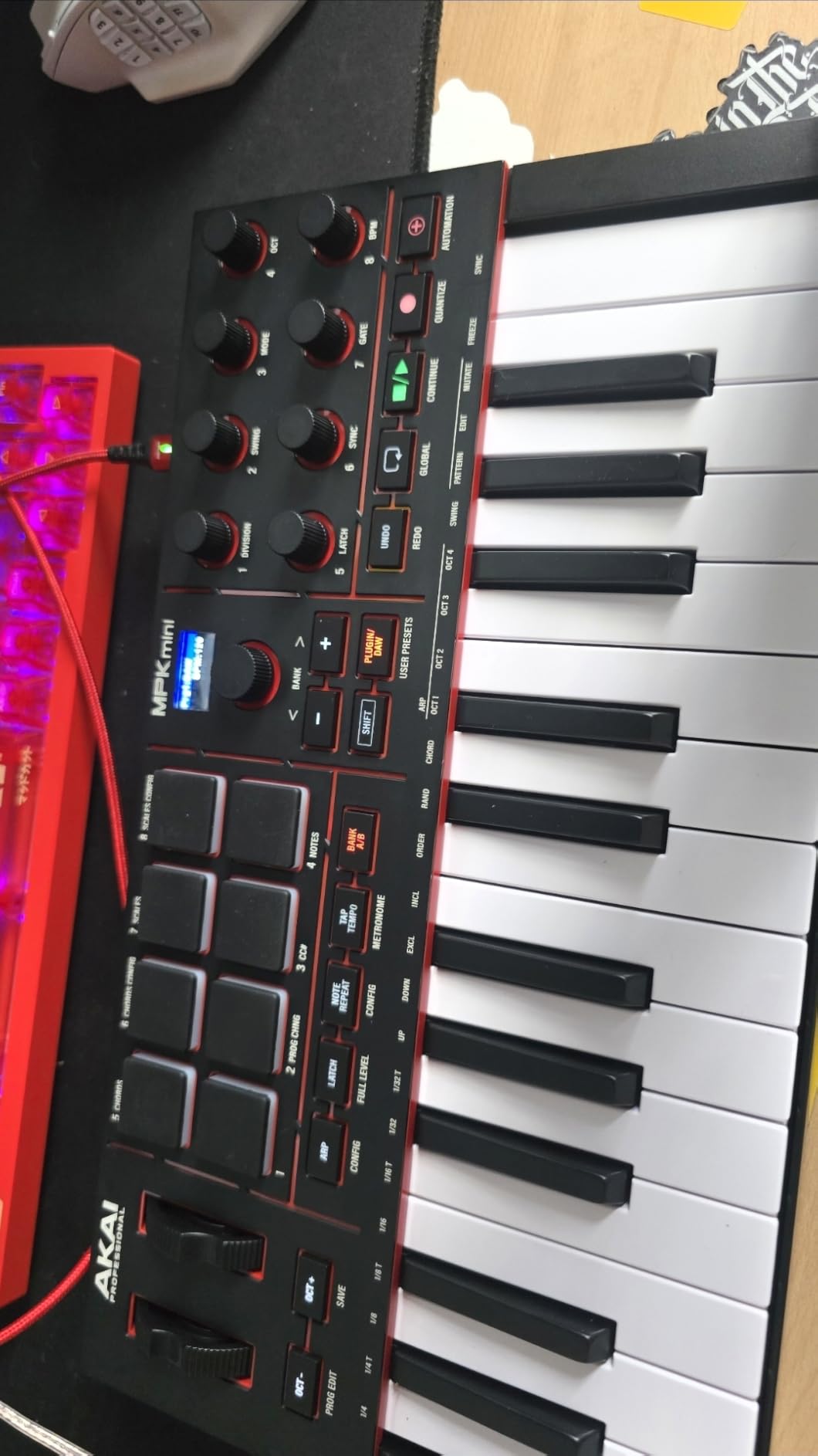 Akai Professional MPK Mini IV 25-Key USB-C MIDI Keyboard Controller, Black customer photo 2