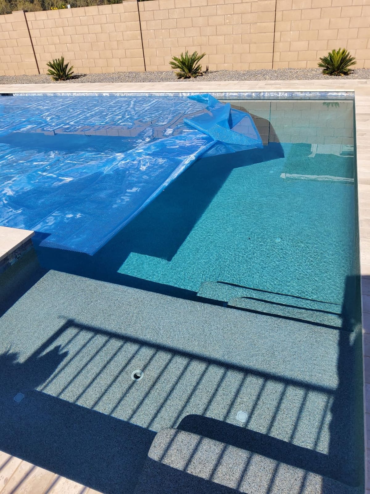 Goplus Solar Pool Cover, 12 x 24 FT Solar Blanket 12 Mil with Carrying Bag for In-Ground and Above-Ground Swimming Pools, Rectangle Hot Tub SPA Thermal Blanket, Blue Bubble customer photo 1