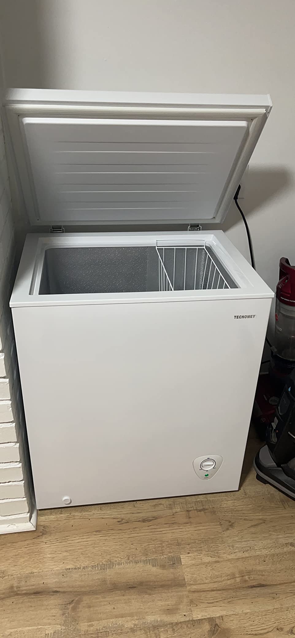 Chest Freezer 18 Cu Ft, Deep Freezer with 7 Level Adjustable Thermostat, Large Capacity Chest Freezer for Garage, Basement, Restaurants, White customer photo 2