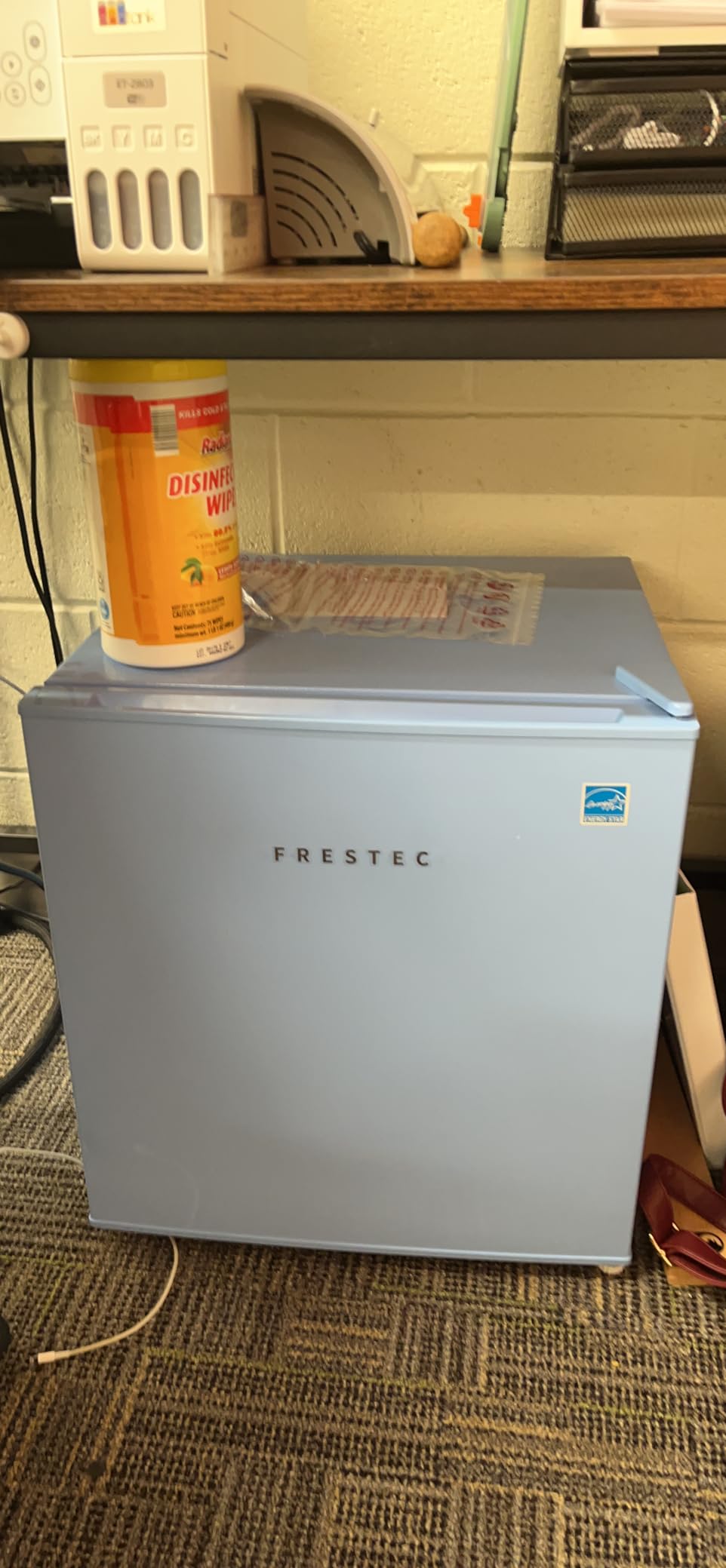1.7 Cu.Ft Mini Fridge with Freezer, Mini Fridge for Bedroom, Small Refrigerator, Dorm Refrigerators with Freezer, Compact Refrigerator for Office, Apartment, Dorm, Bedroom (Black) customer photo 2