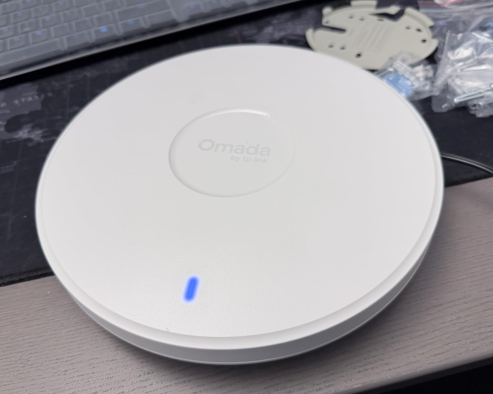 Omada 7 Max, BE15000 WiFi Access Point, 10G Port, w/o DC Adapter(EAP787) | 8-Stream WiFi 7 Tri-band, 5yr Warranty, PoE+/DC Powered, Mesh/WPA3/Roaming Supported, Omada Managed customer photo 1