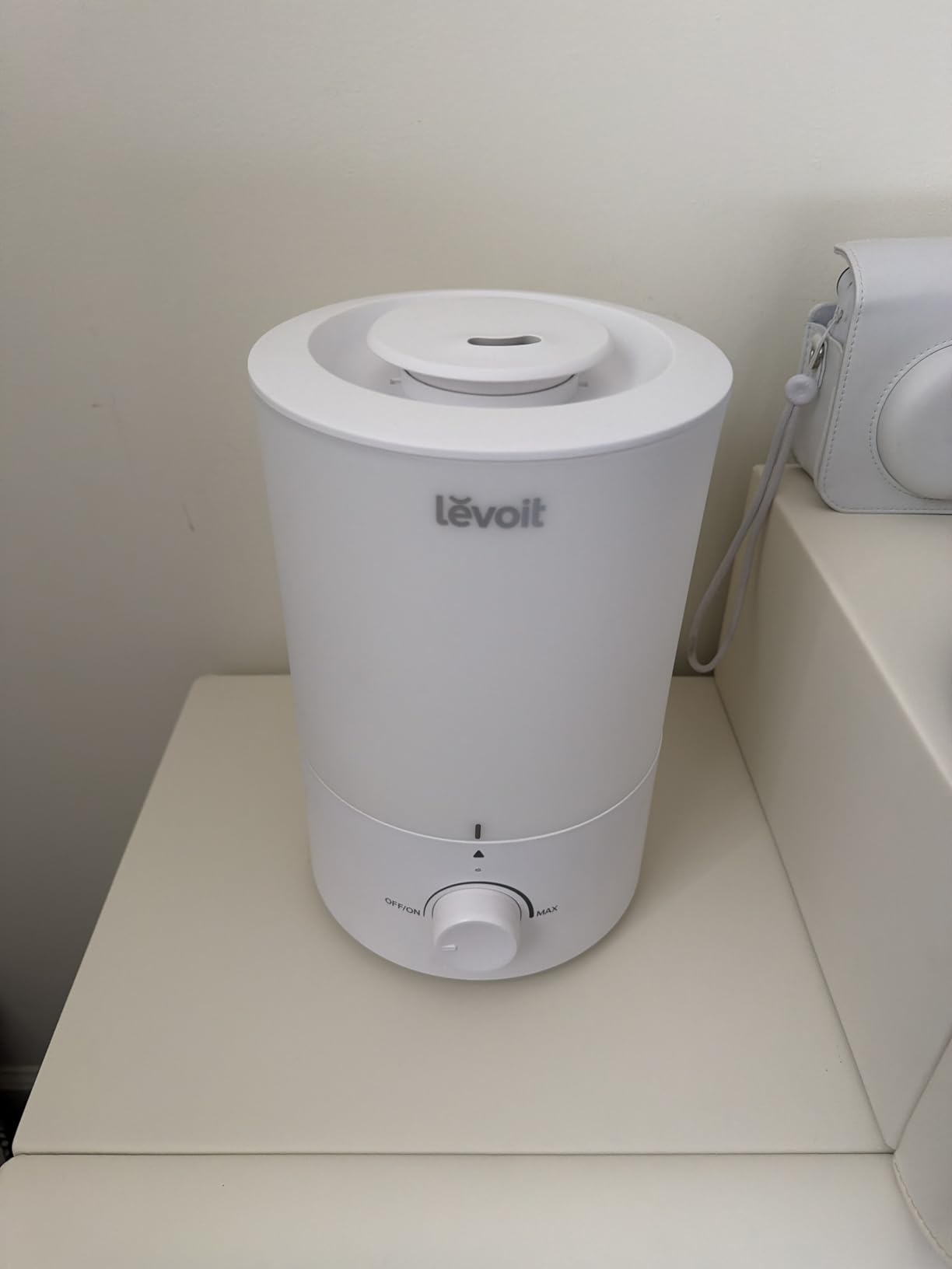 LEVOIT Humidifiers for Bedroom, 4.2L Top Fill for Large Room, 42H Runtime | 42H Runtime, Easy to Clean, 21dB Quiet Cool Mist for Baby, Plants, Night Light, Essential Oil Diffuser customer photo 1