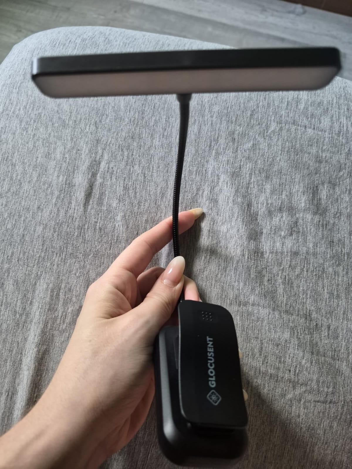 Glocusent 630nm Red Light Reading Light, 26 LED Zero Blue Light Book Lamp customer photo 1