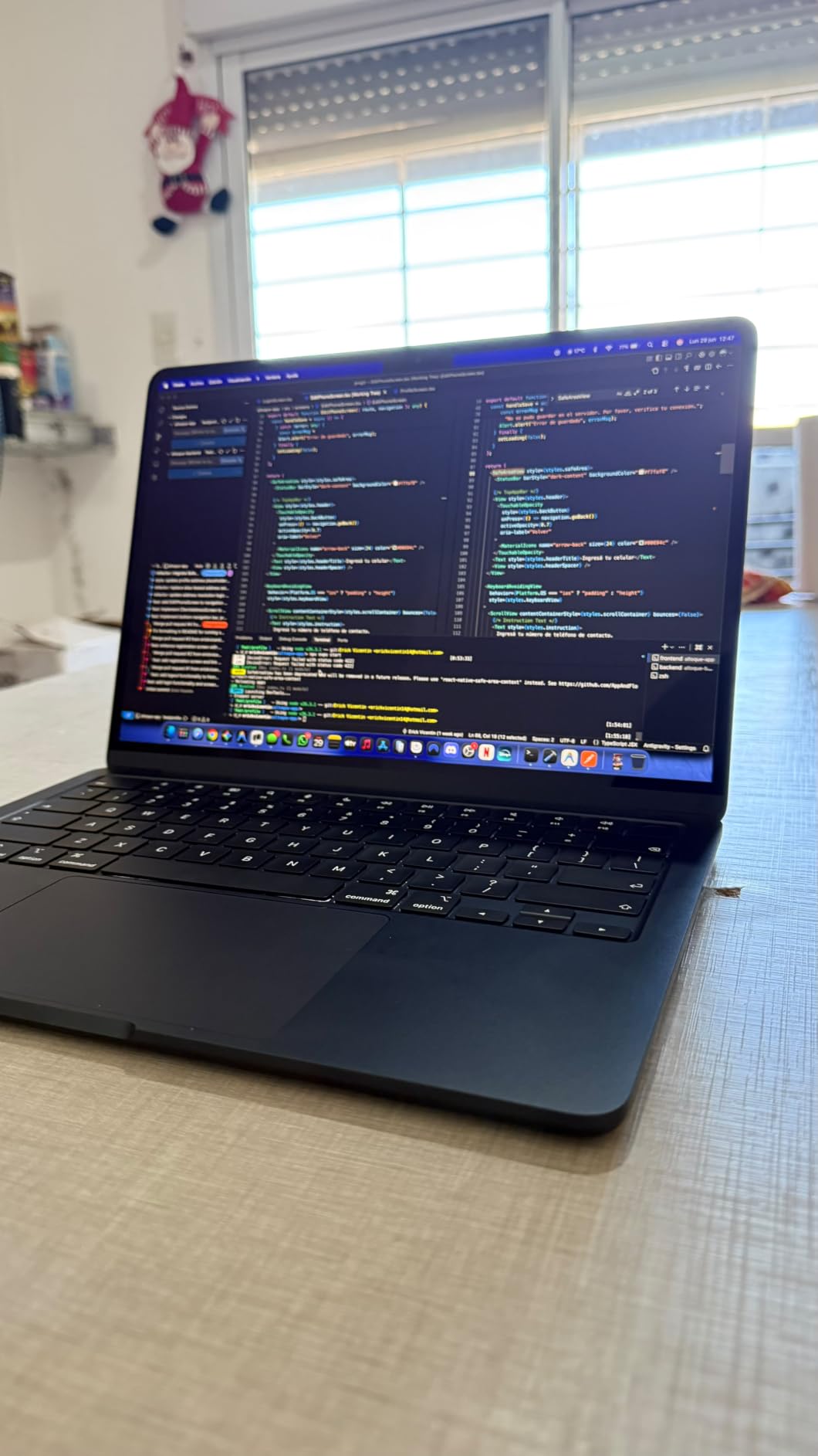 Apple 2026 MacBook Air 13-inch Laptop with M5 chip: Built for AI, 13.6-inch Liquid Retina Display, 24GB Unified Memory, 1TB SSD, 12MP Center Stage Camera, Touch ID, Wi-Fi 7; Midnight customer photo 2
