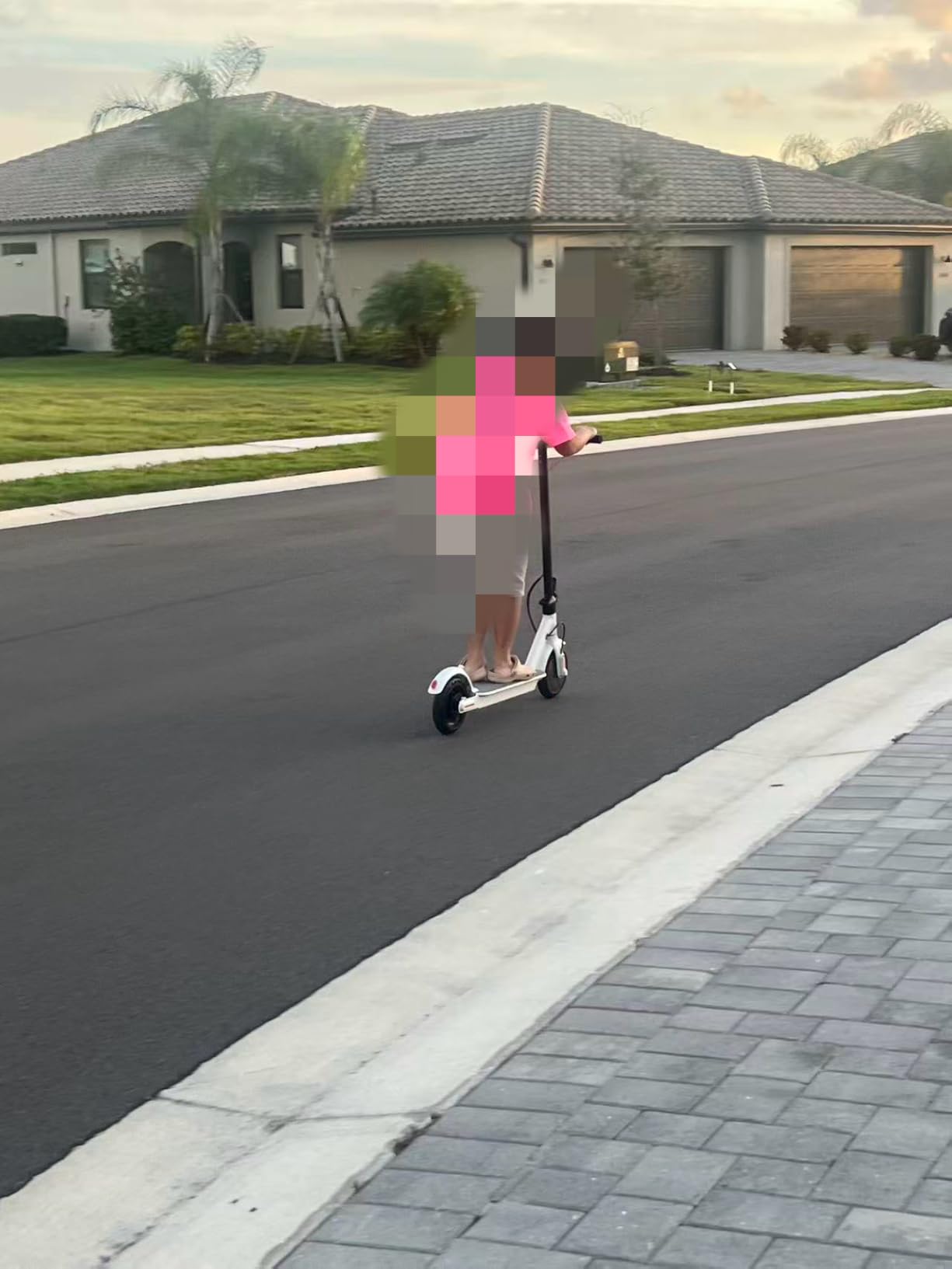 WERHY Electric Scooter, 500W/350W Powerful Motor & 19MPH Top Speed customer photo 1