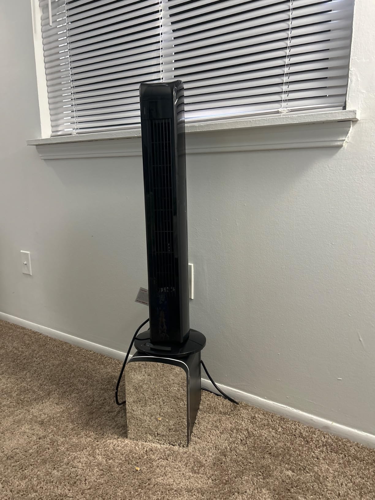 Uthfy Oscillating Tower Fan for Bedroom, Portable Standing Fan with Remote, 3 Modes 3 Speeds, 7.5H Timer, 120° Quiet Cooling for Living room, Office, Black customer photo 1