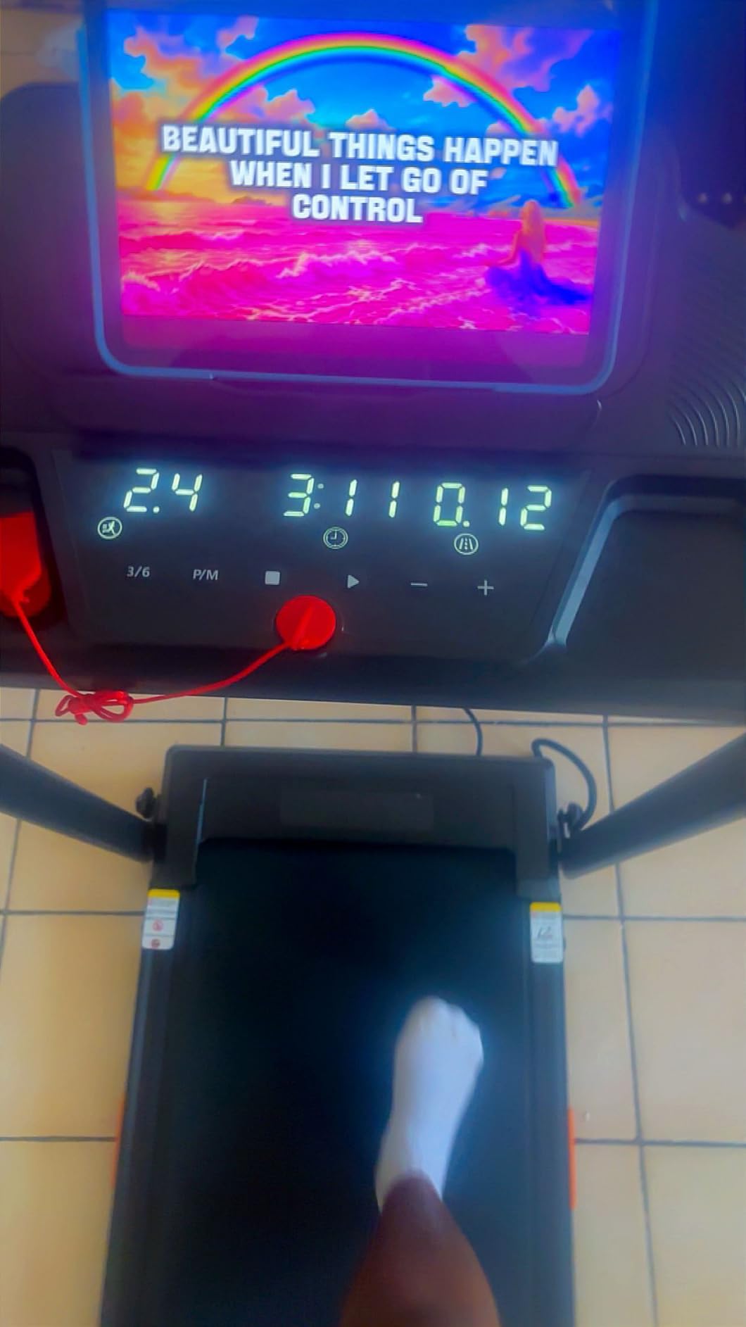 CURSOR FITNESS 16% Incline Treadmills for Home with 3 LED Displays customer photo 1