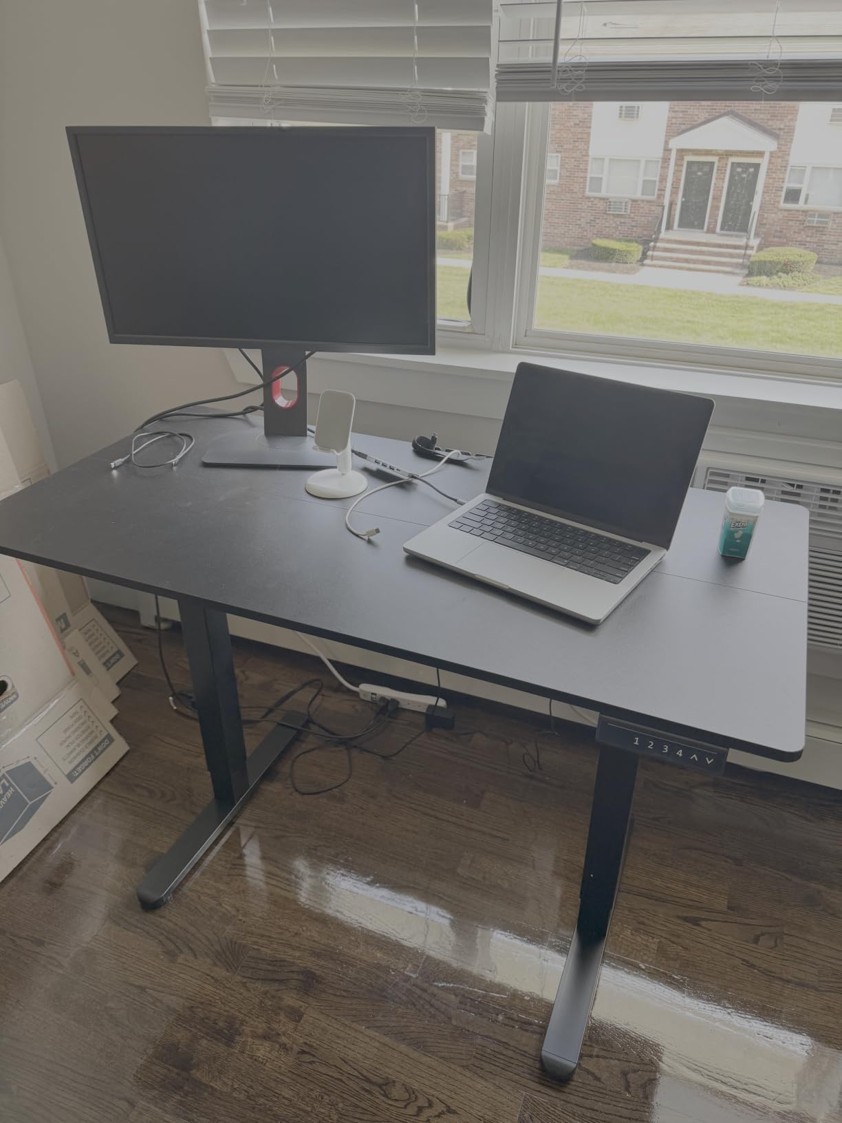 HUANUO 48x23 Inch Electric Standing Desk, Adjustable, Black customer photo 1
