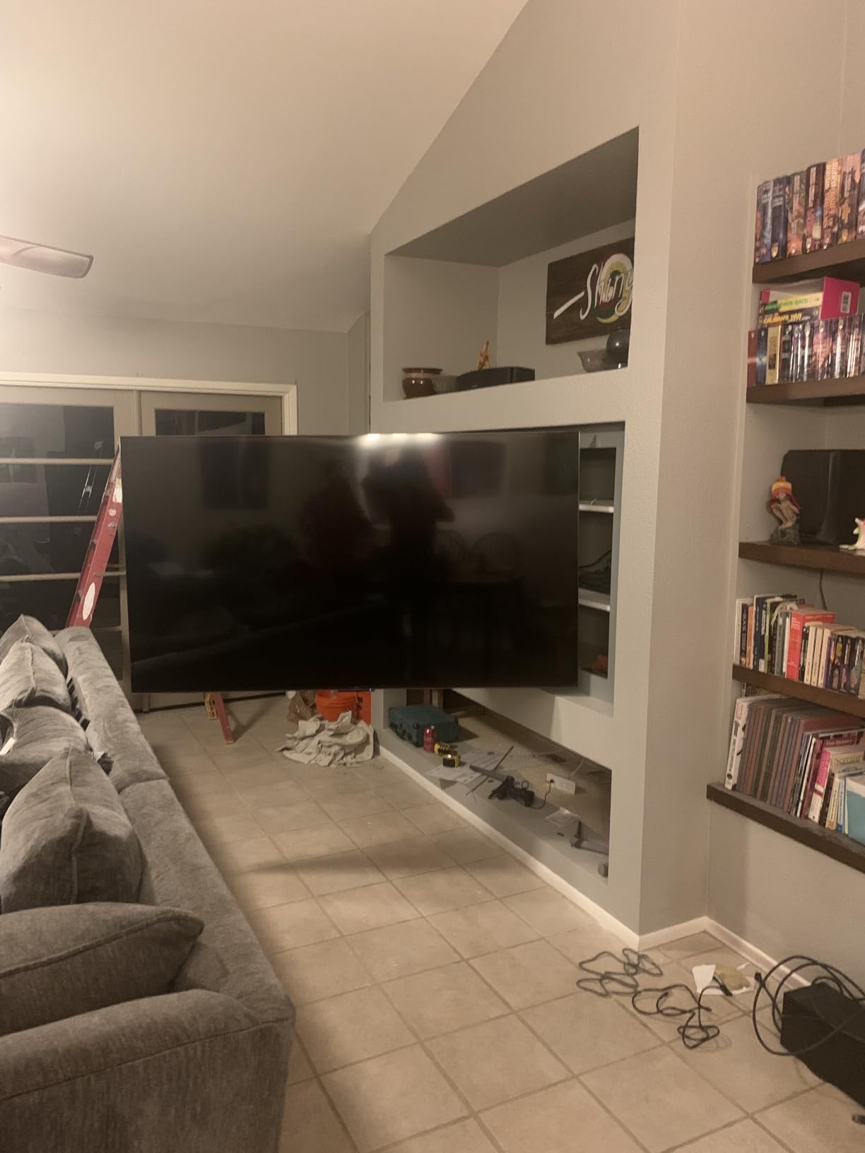 HCMOUNTING Corner TV Wall Mount Long Arm for 26–70 Inch TVs up to 132 lbs customer photo 2