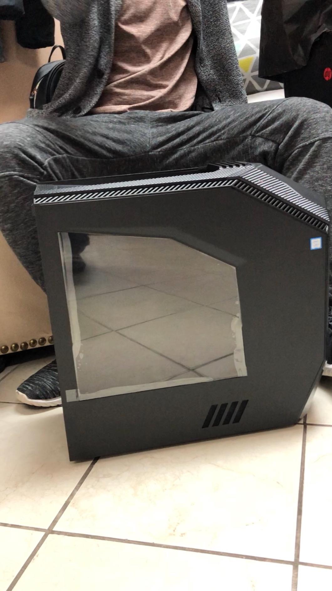HP Z2 SFF G1i Workstation Desktop, Intel Ultra 5 235, 32GB DDR5, 1TB SSD customer photo 1